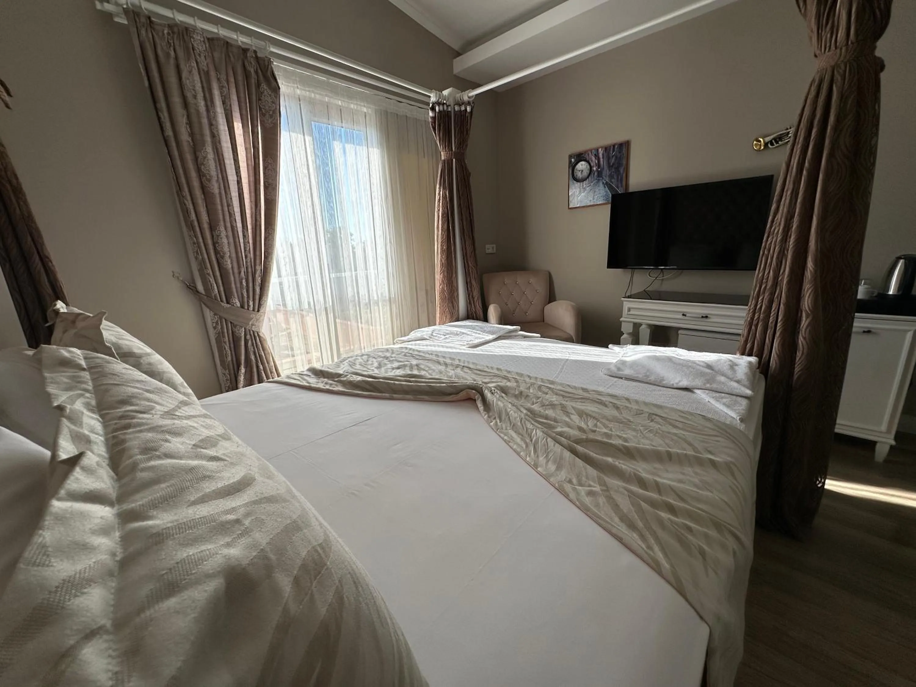 Photo of the whole room, Bed in Microyal Hotel