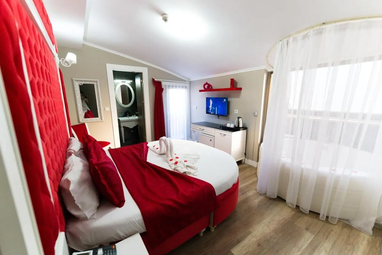 Photo of the whole room, Bed in Microyal Hotel