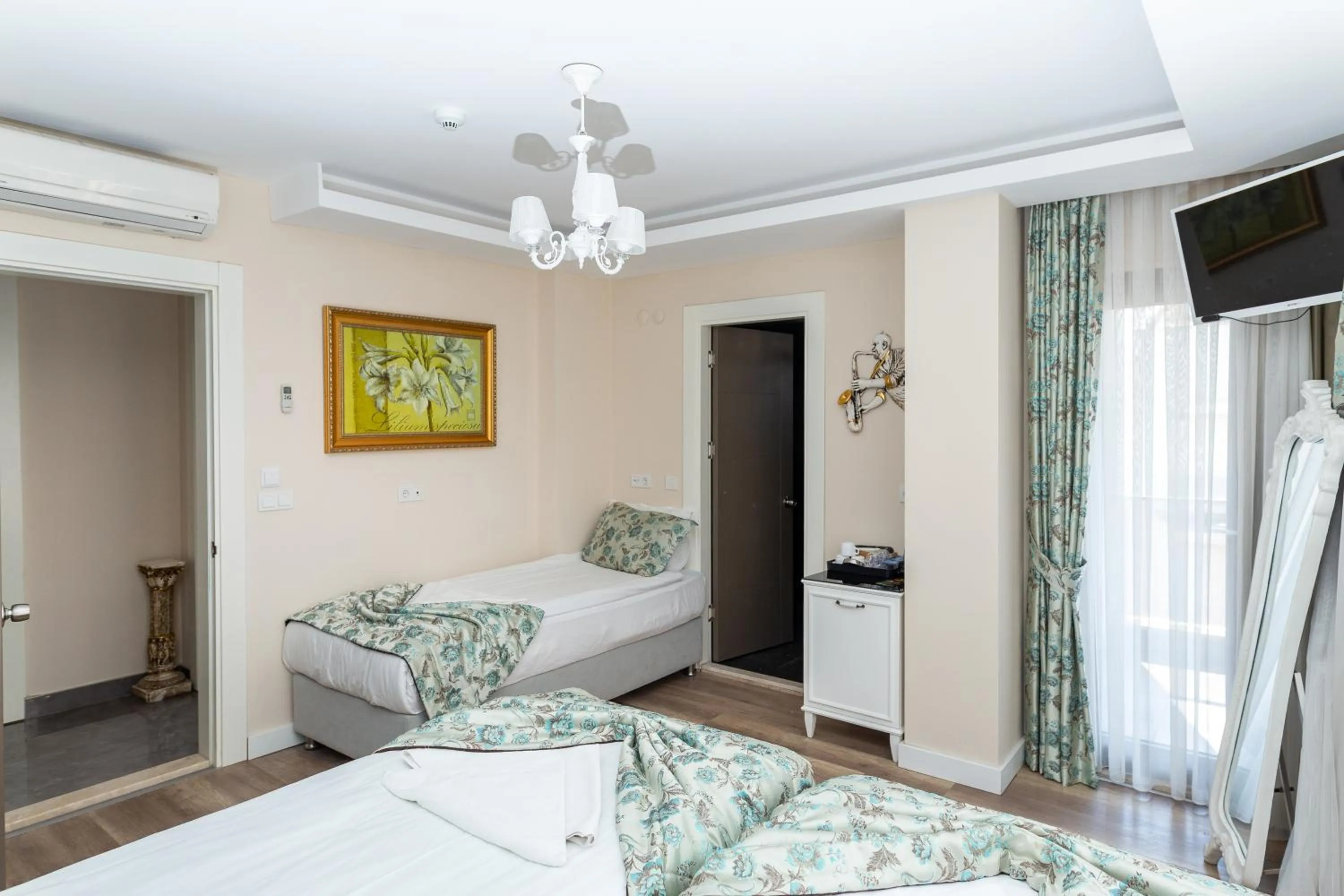 Family Deluxe Room  in Microyal Hotel