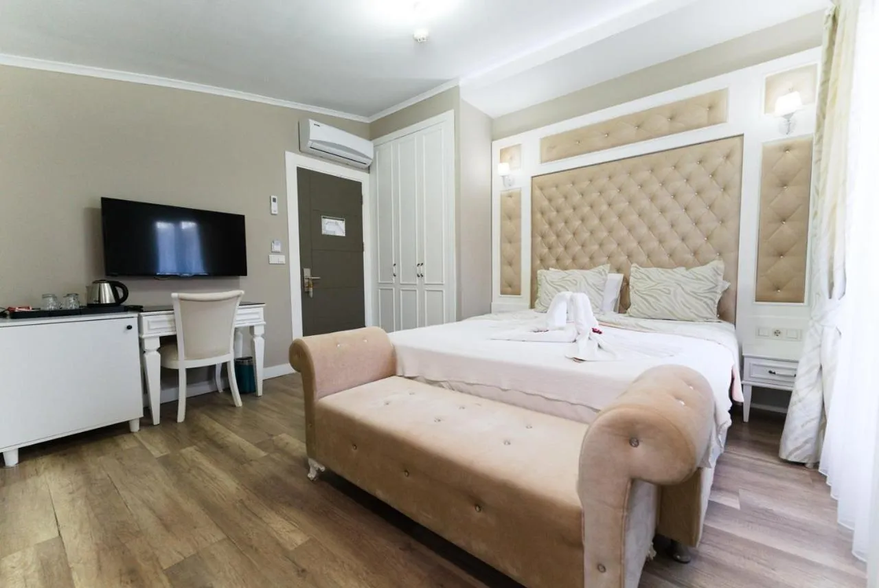 Photo of the whole room, Bed in Microyal Hotel