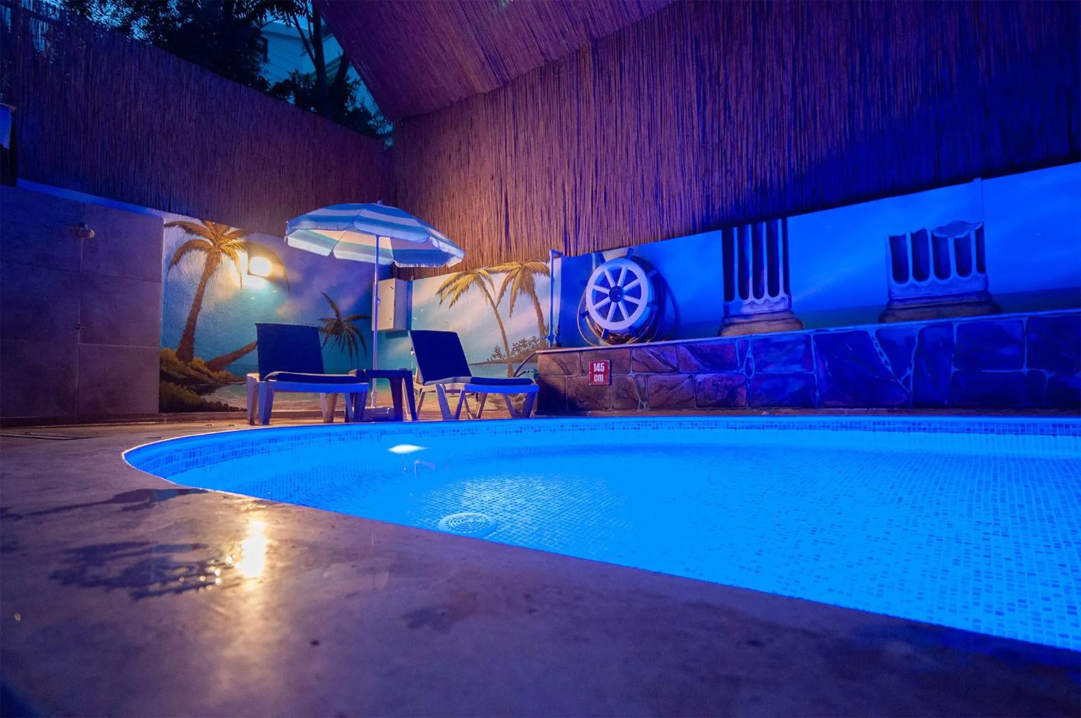 Swimming pool in Microyal Hotel