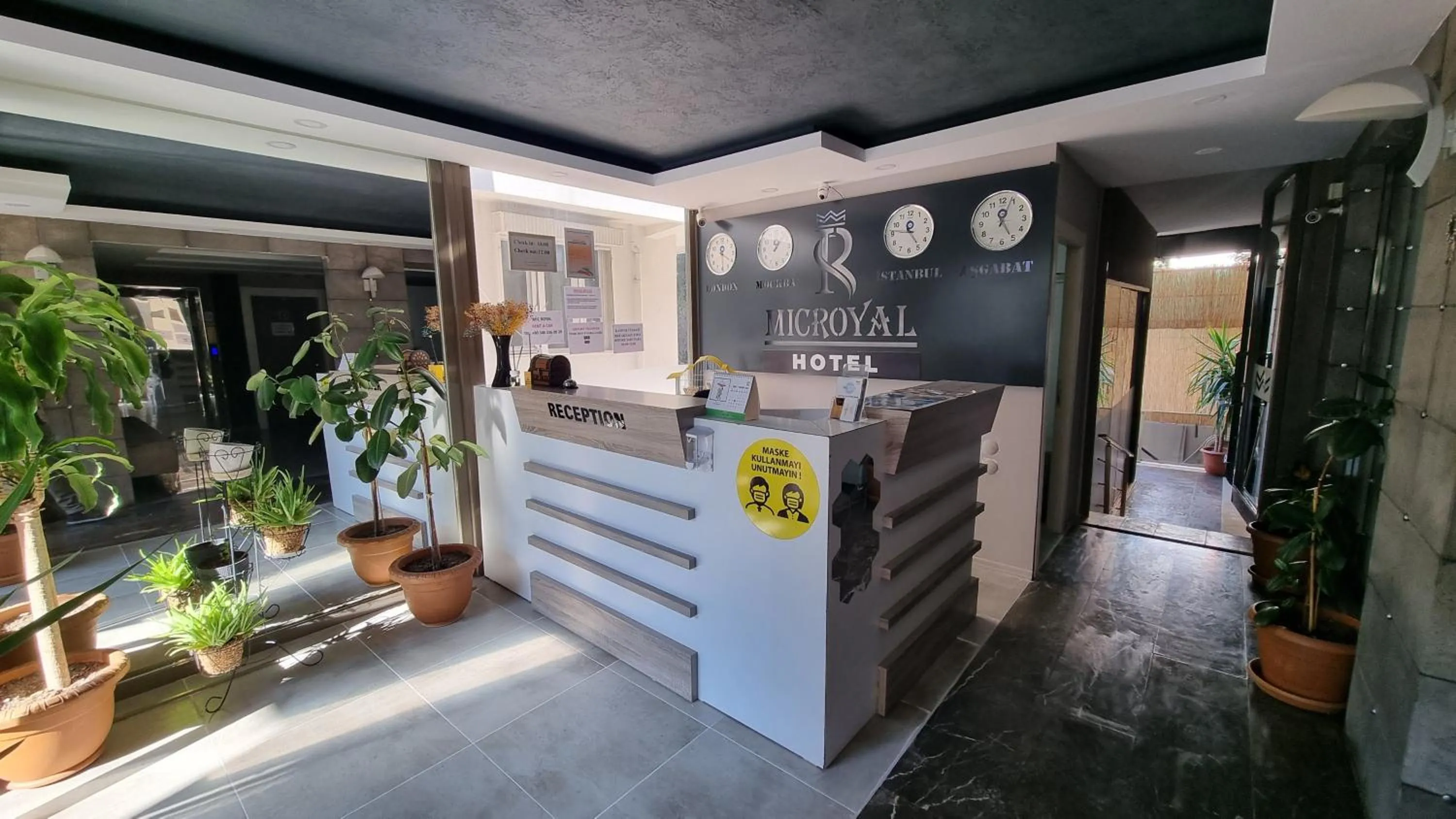 Lobby or reception in Microyal Hotel