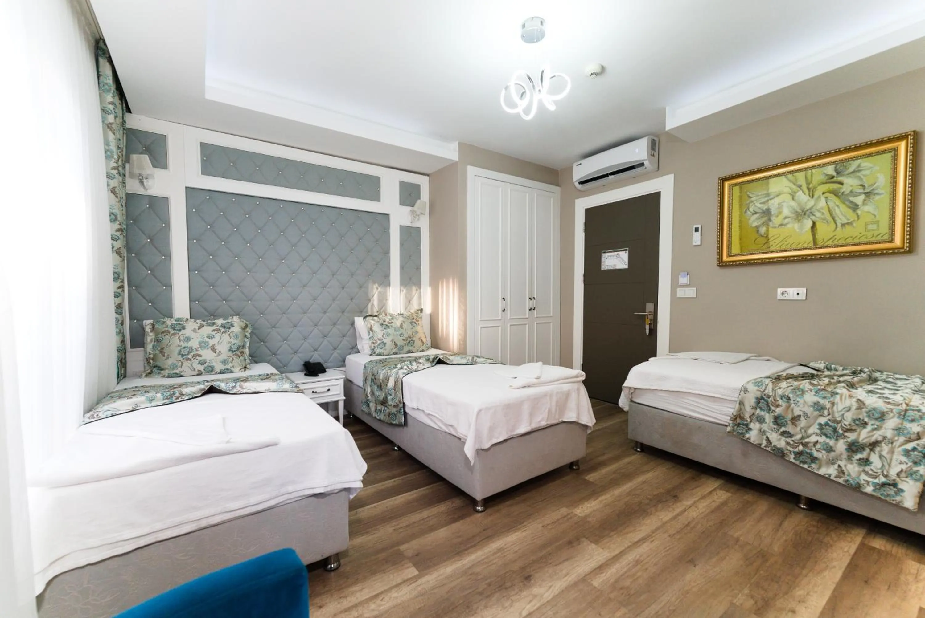 Photo of the whole room, Bed in Microyal Hotel