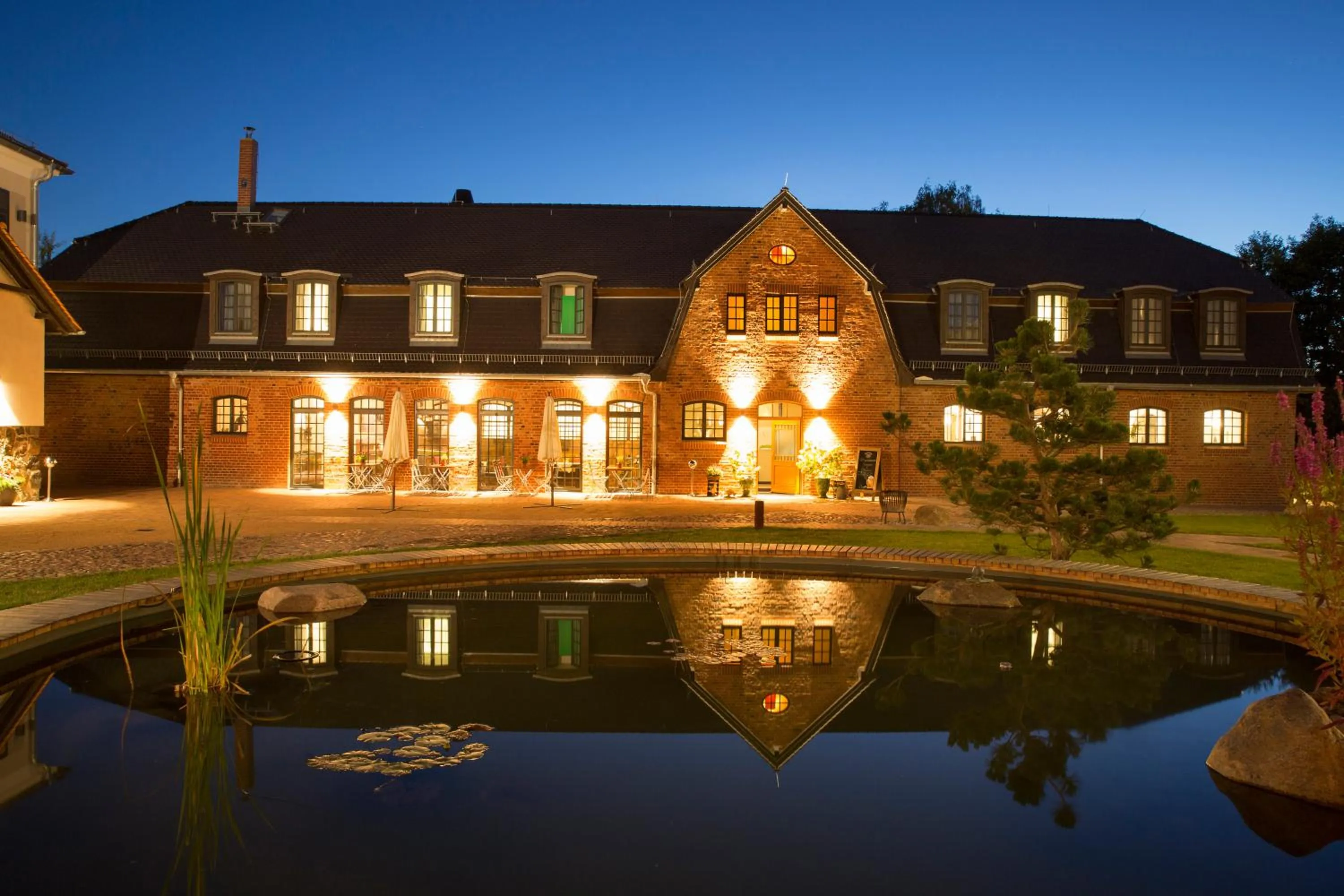 Facade/entrance in Paulinenhof