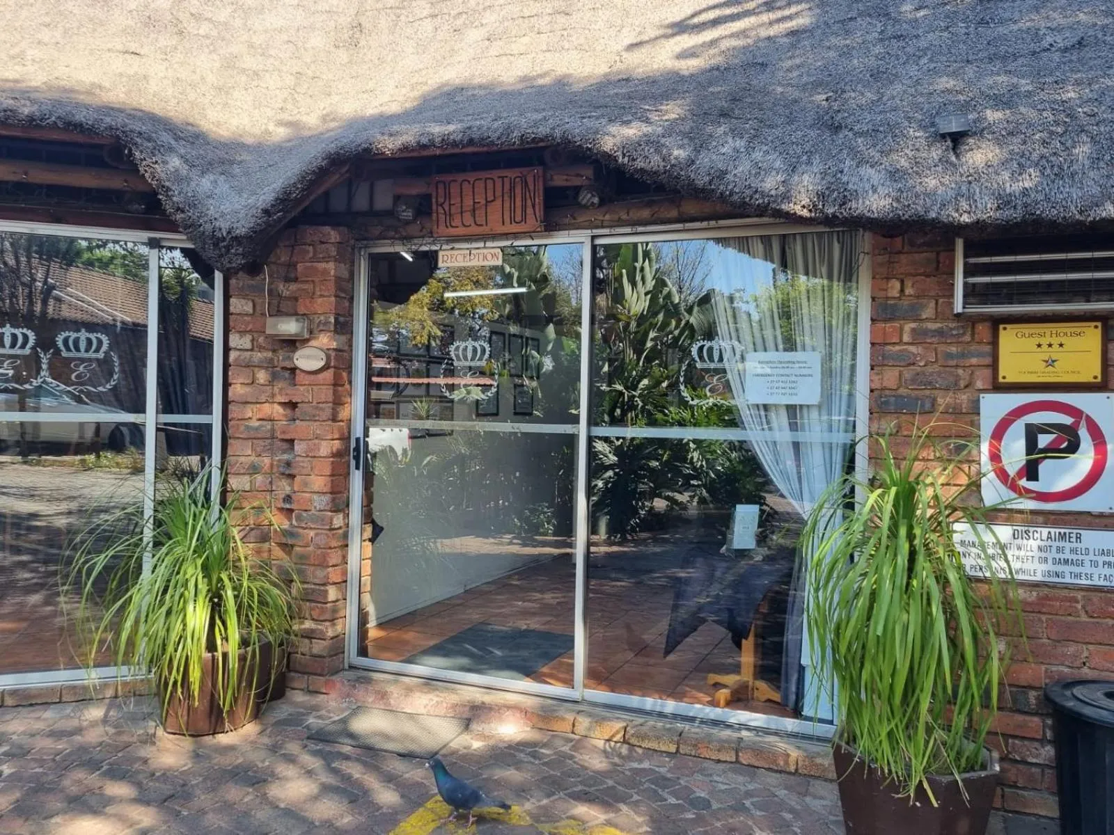 Lobby or reception in Airport Inn Bed and Breakfast