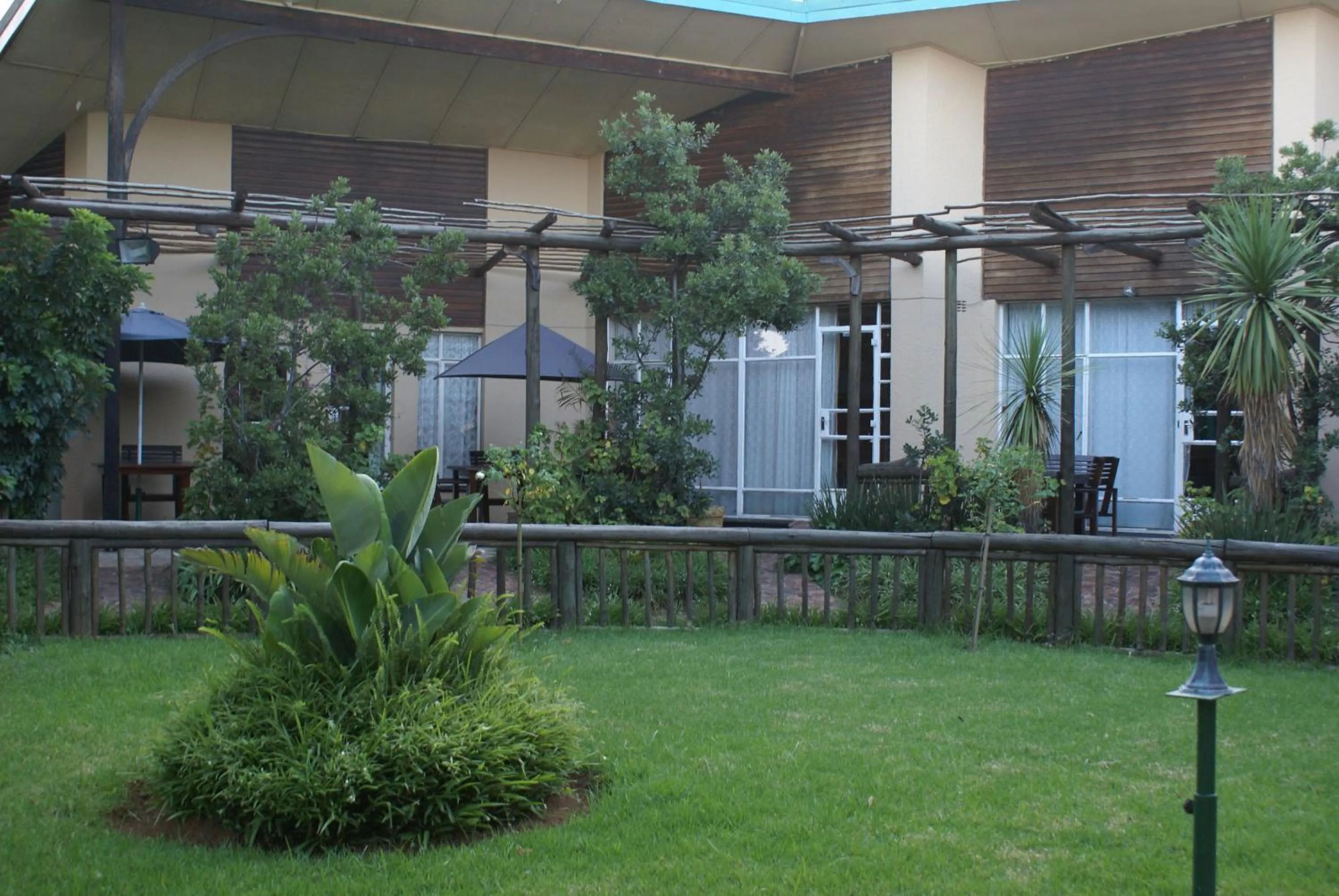 Garden in Airport Inn Bed and Breakfast