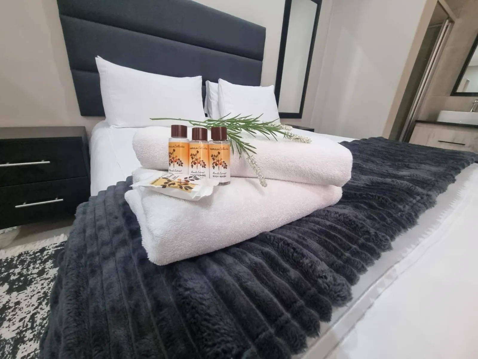 Bed in Airport Inn Bed and Breakfast