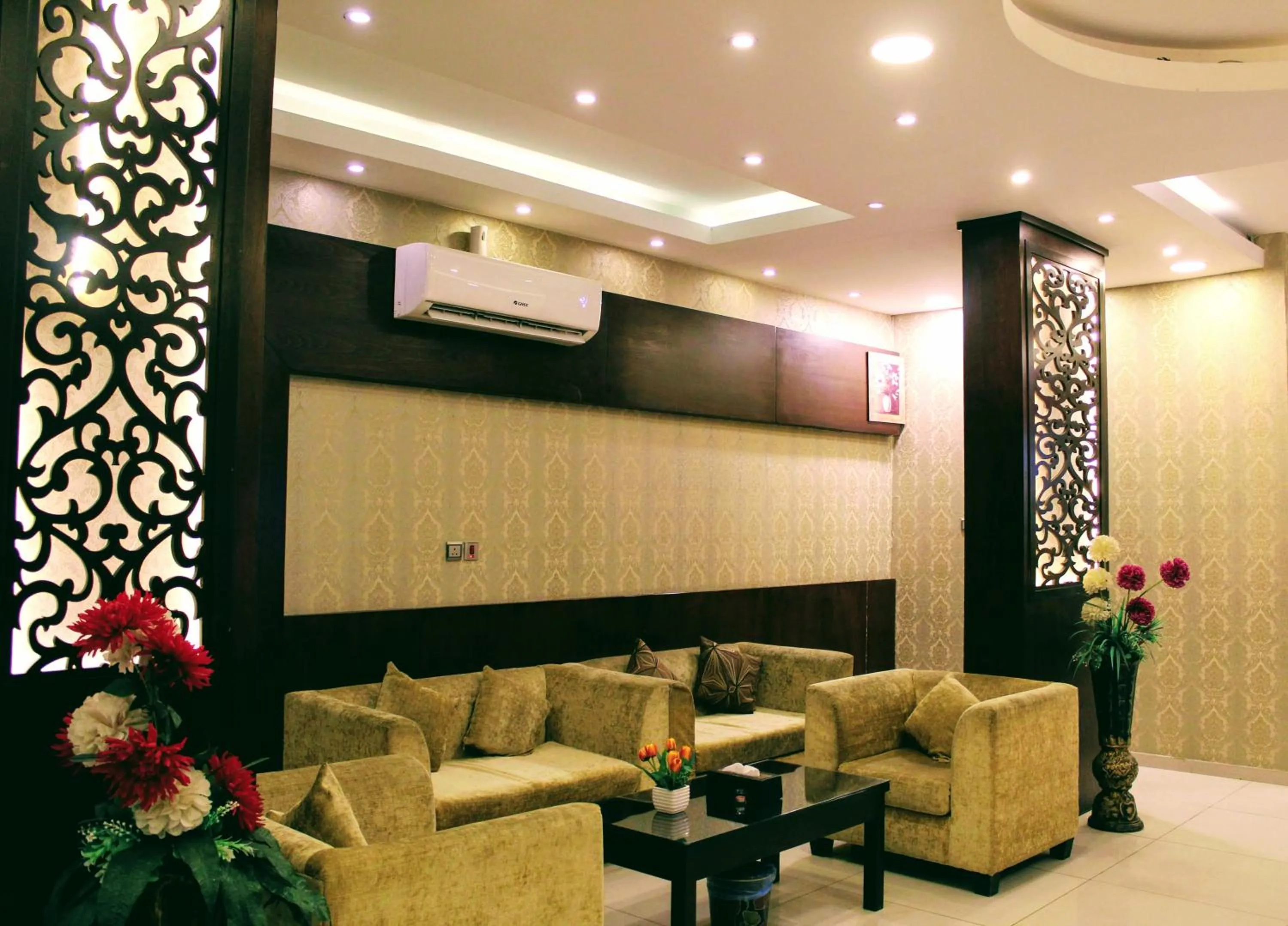 Seating area in Aros Al Faisaliah Furnished Units