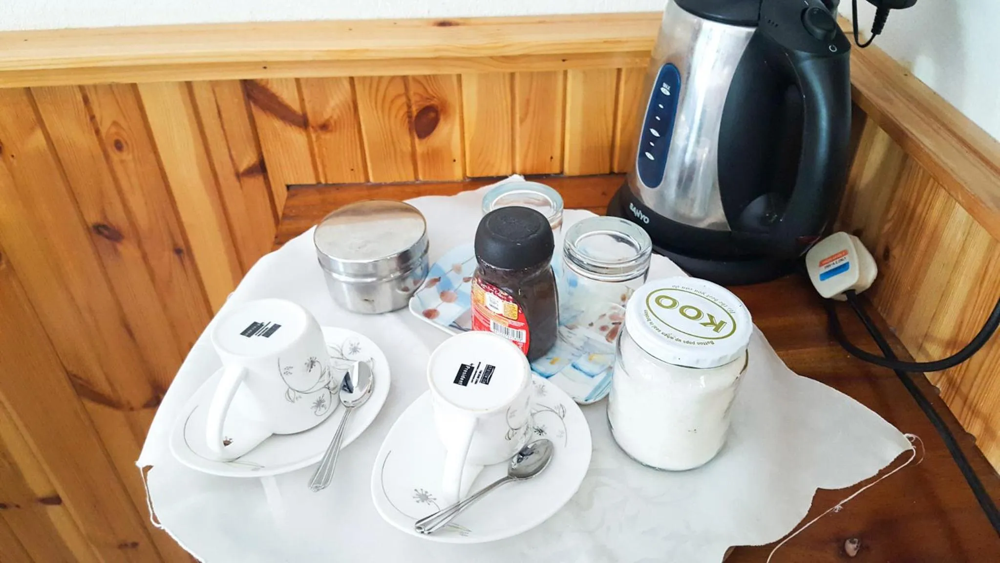 Coffee/tea facilities in Bernique Guesthouse