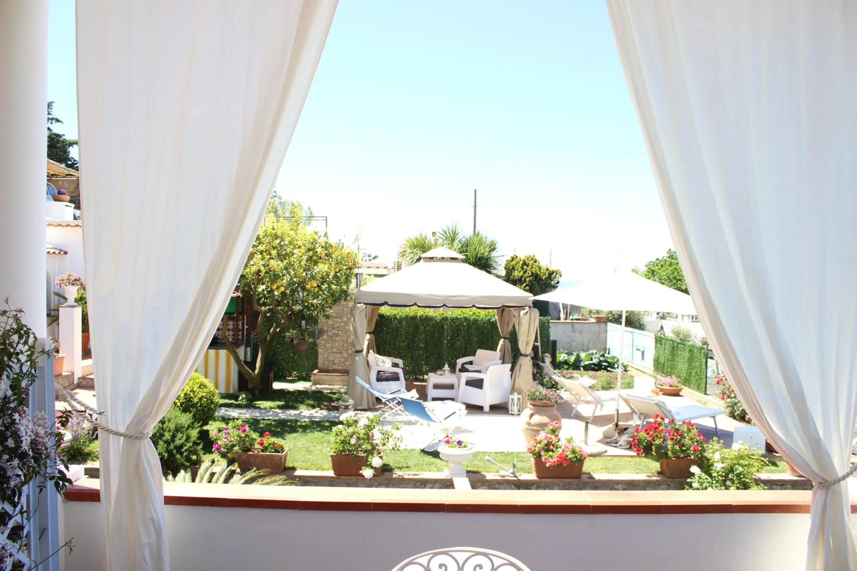 Garden in B&B Villa Cristina