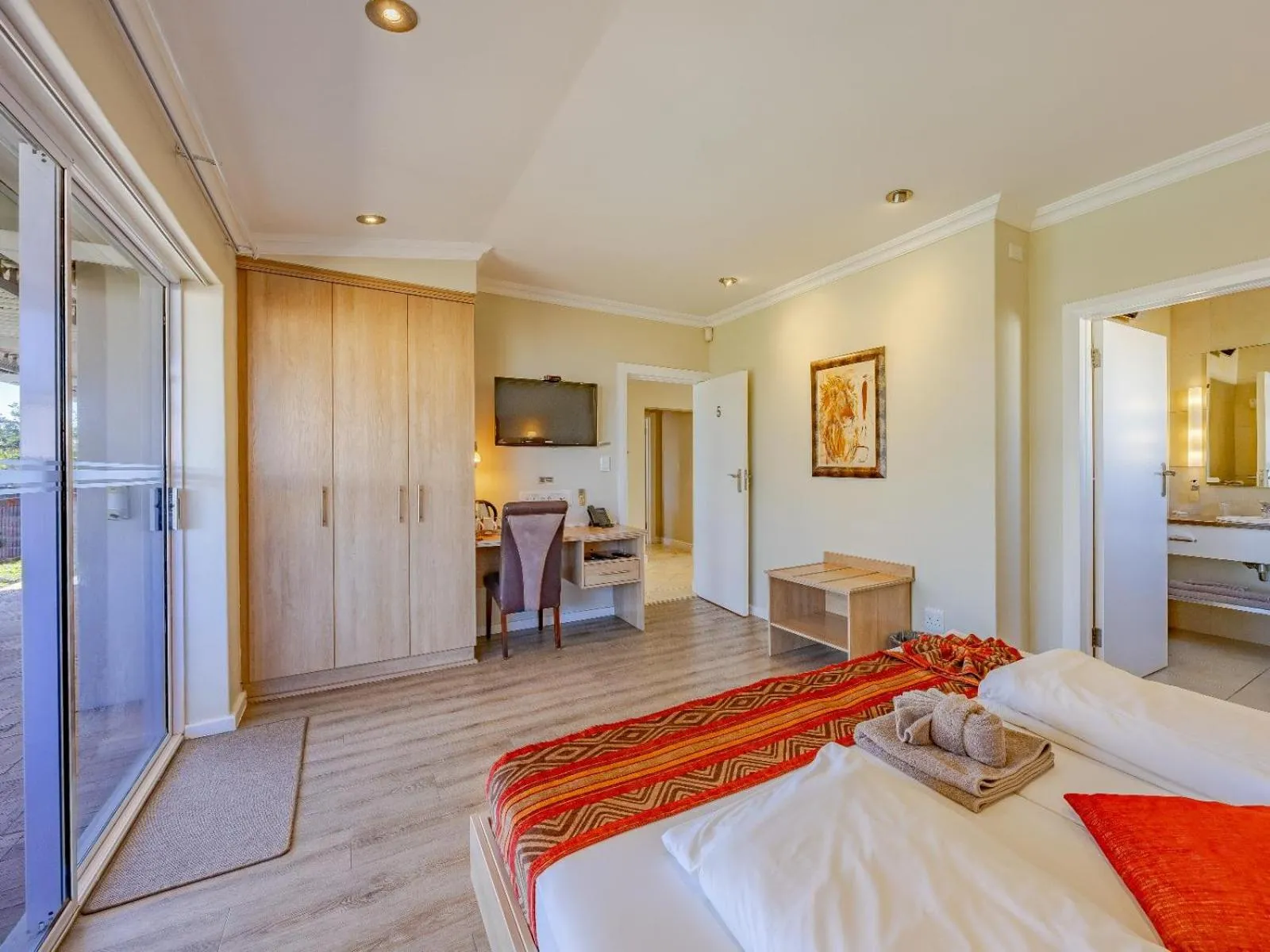 Photo of the whole room, Bed in Hajo's Lodge & Spa