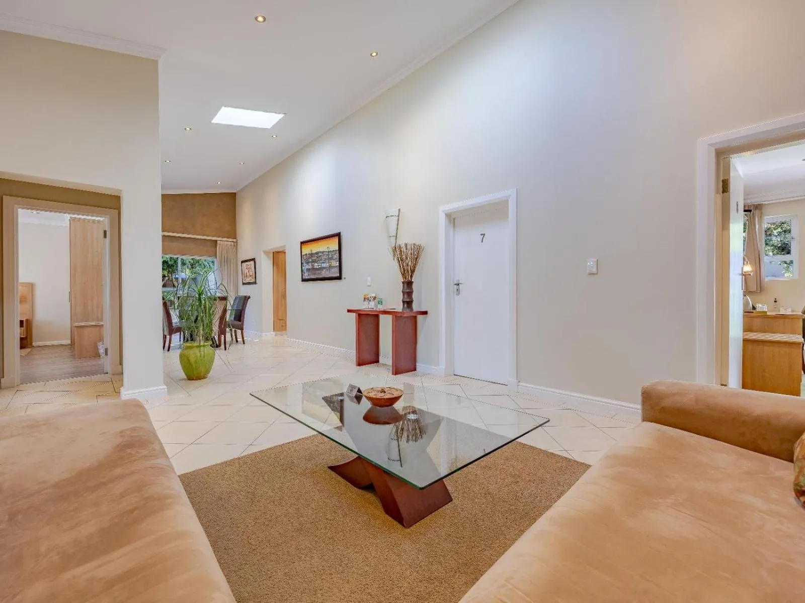 Lounge or bar, Bed in Hajo's Lodge & Spa