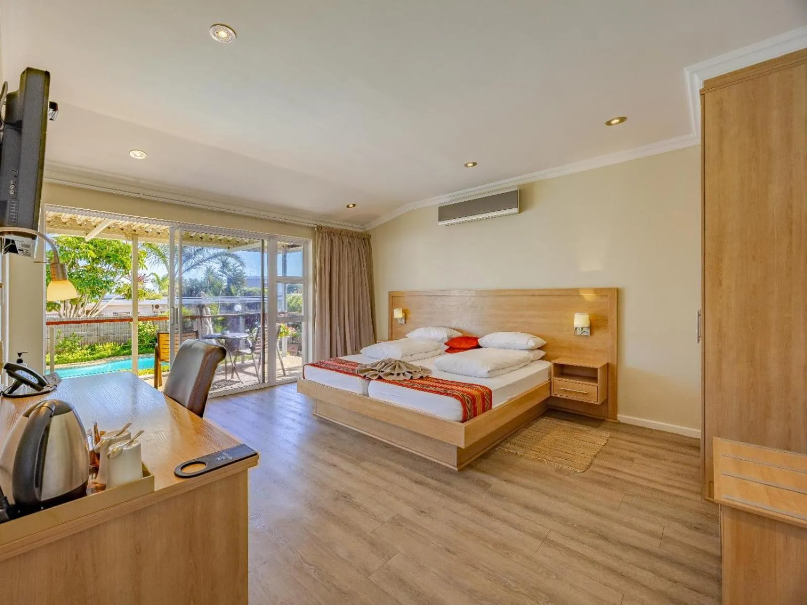 Photo of the whole room, Bed in Hajo's Lodge & Spa