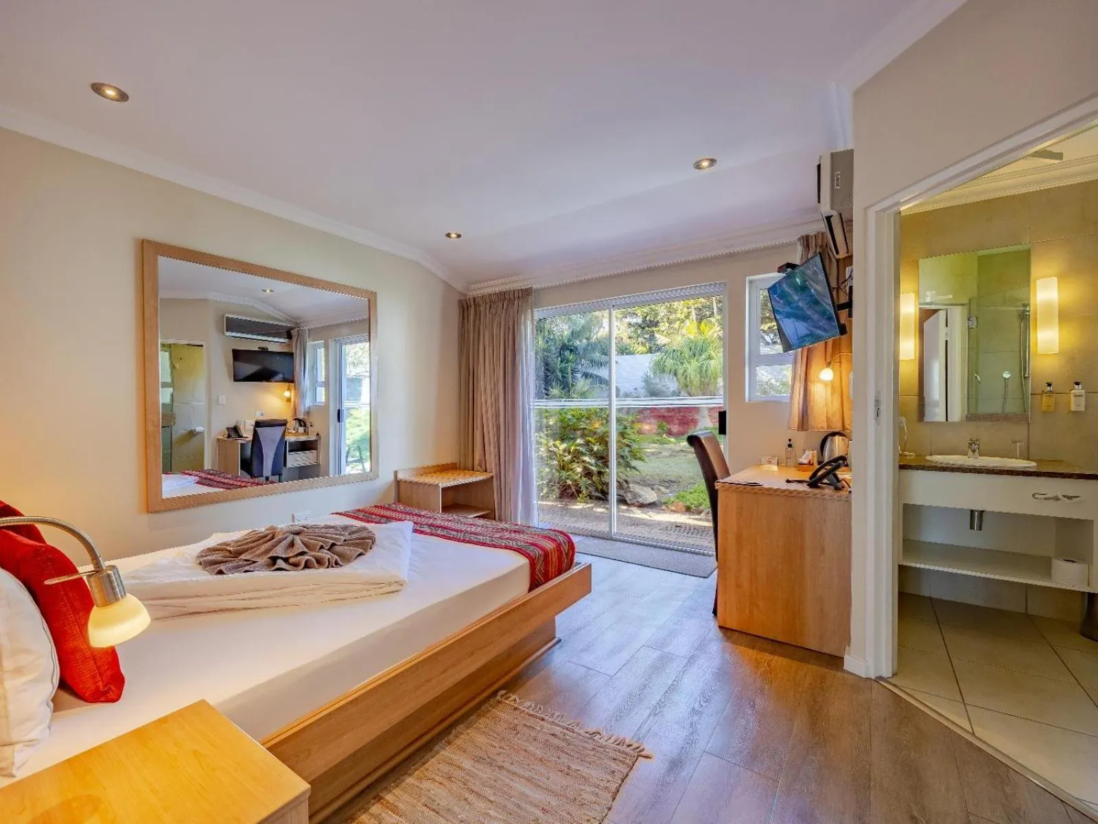 Photo of the whole room, Bed in Hajo's Lodge & Spa