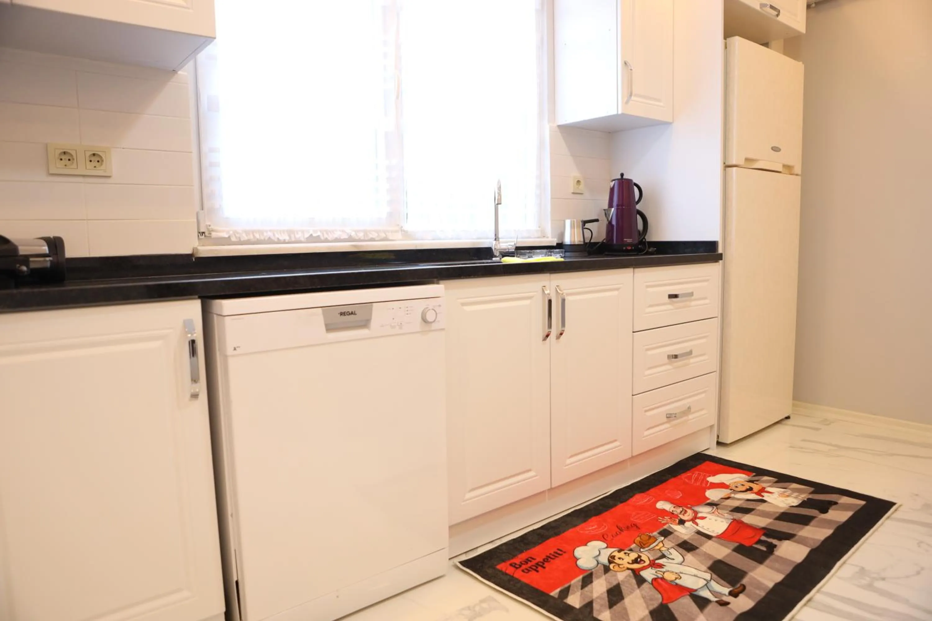 Kitchen or kitchenette in Sapanca Gönül Sofram Hotel & Bungalow & Villas