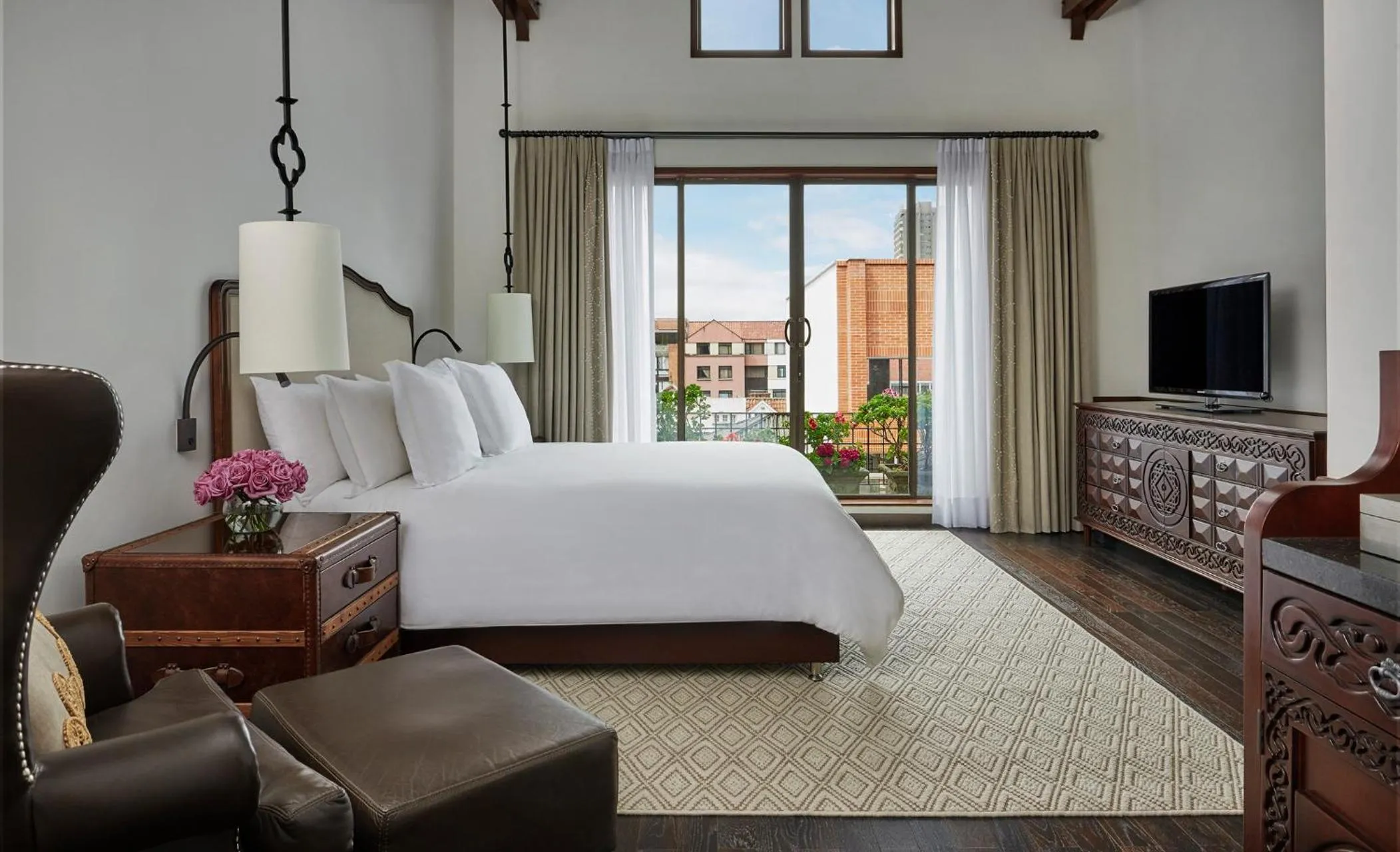 City view, Bed in Four Seasons Hotel Casa Medina Bogota