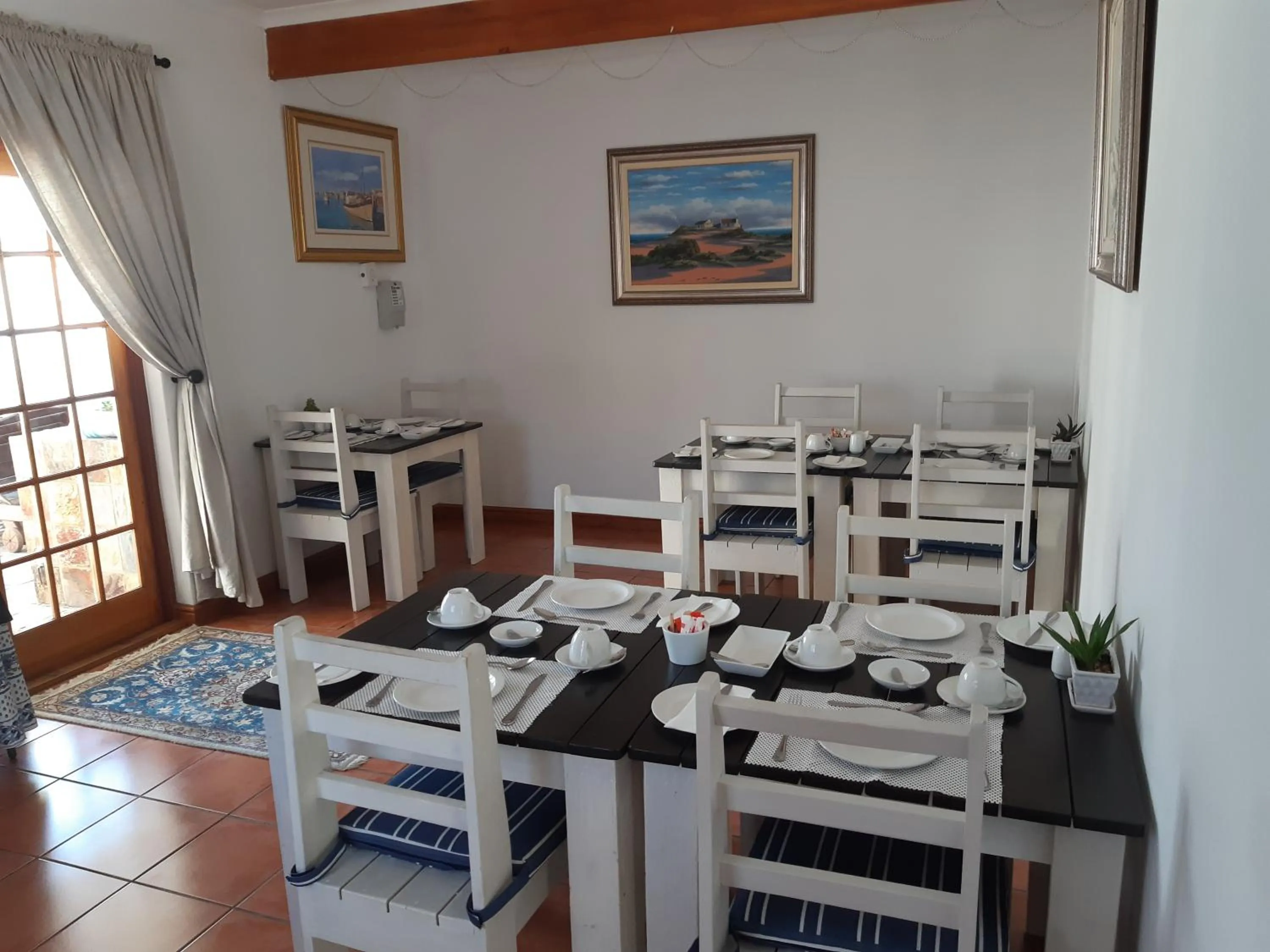 Dining area in Baleia Guest Lodge