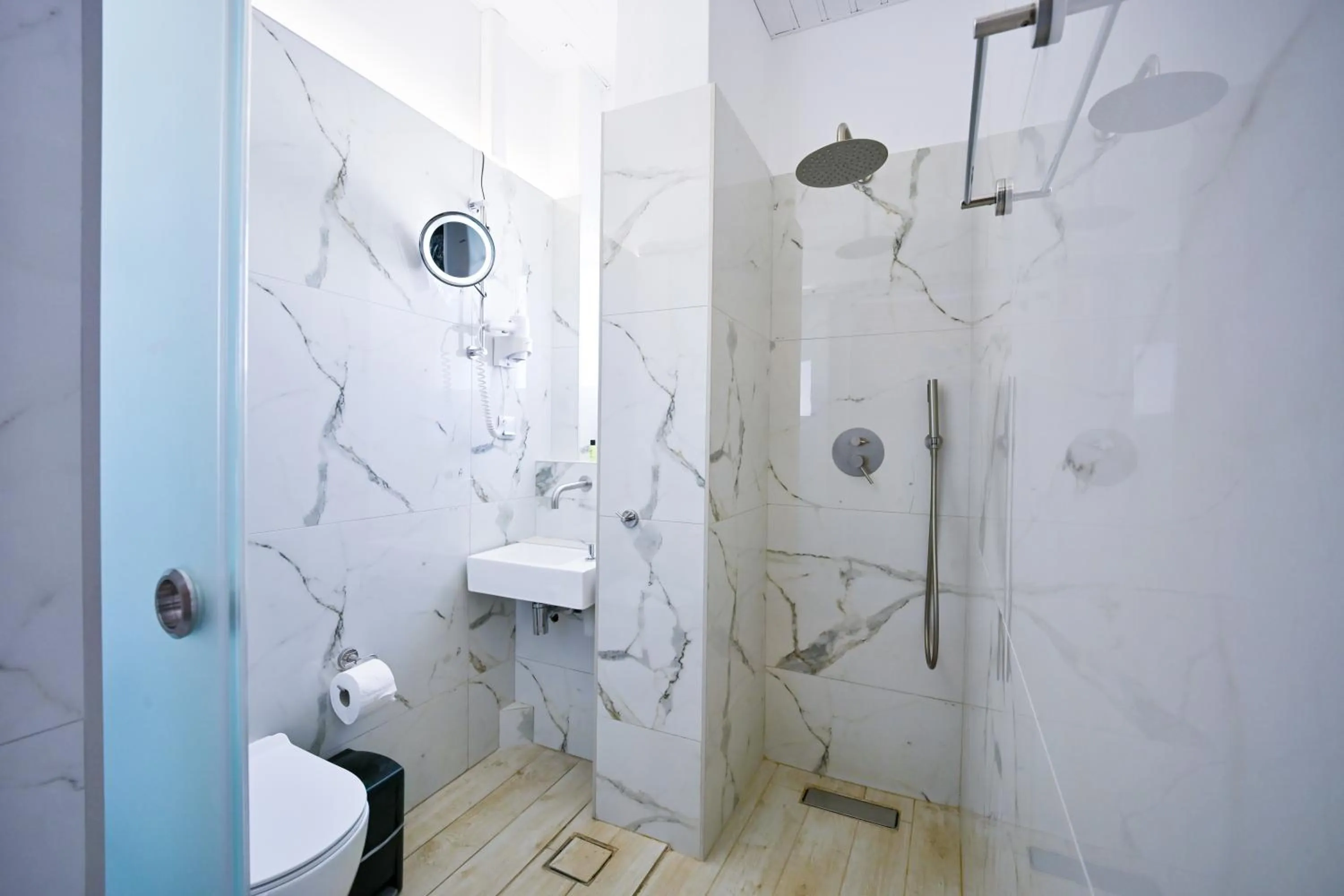 Shower in Kiani Akti