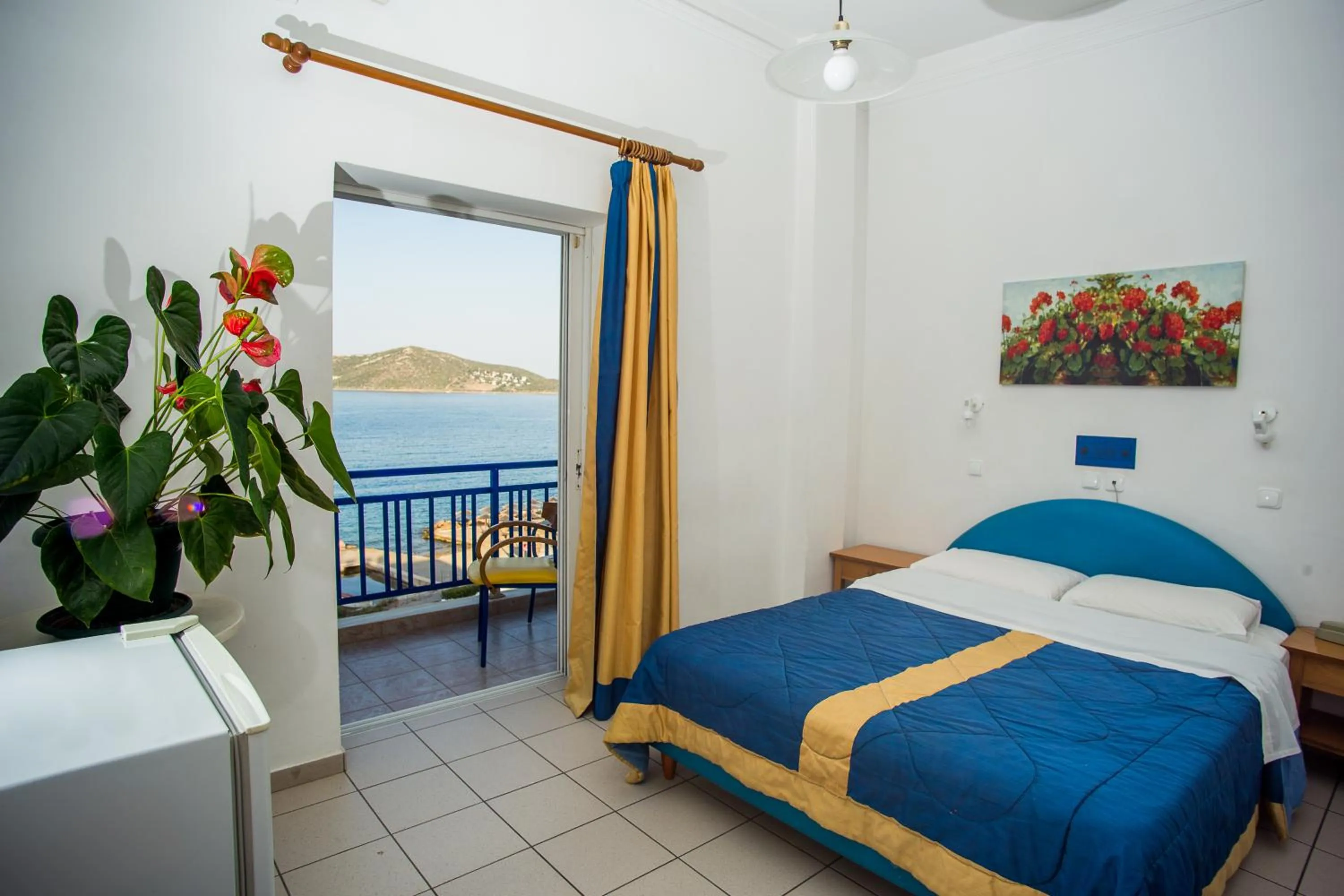 Photo of the whole room, Bed in Kiani Akti