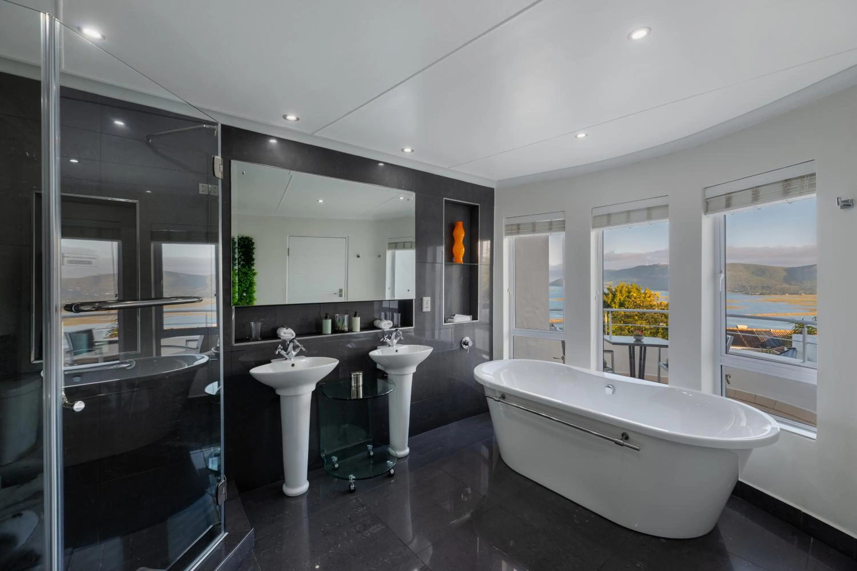 Villa Afrikana Guest Suites by Knysna Paradise Collection