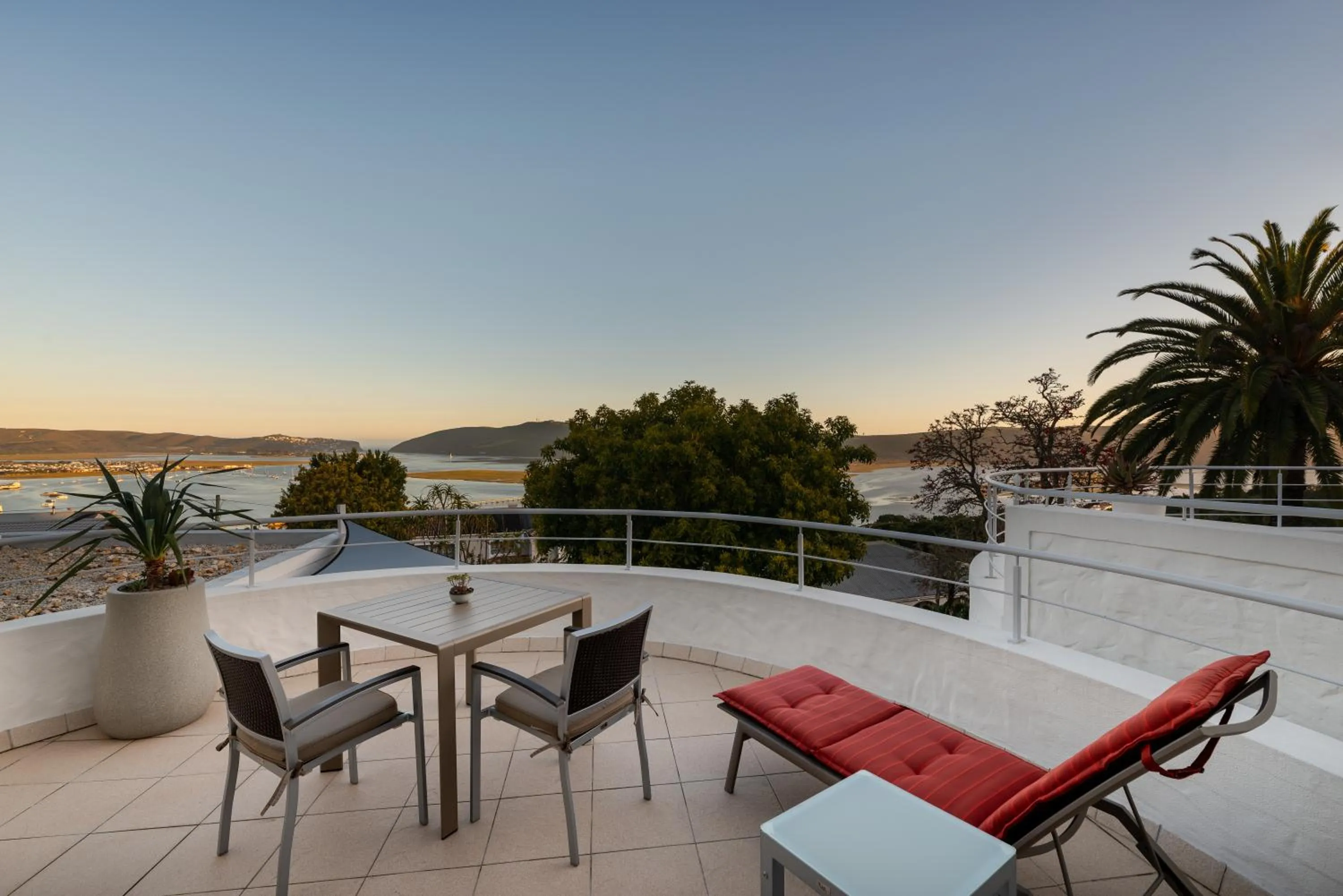 Villa Afrikana Guest Suites by Knysna Paradise Collection