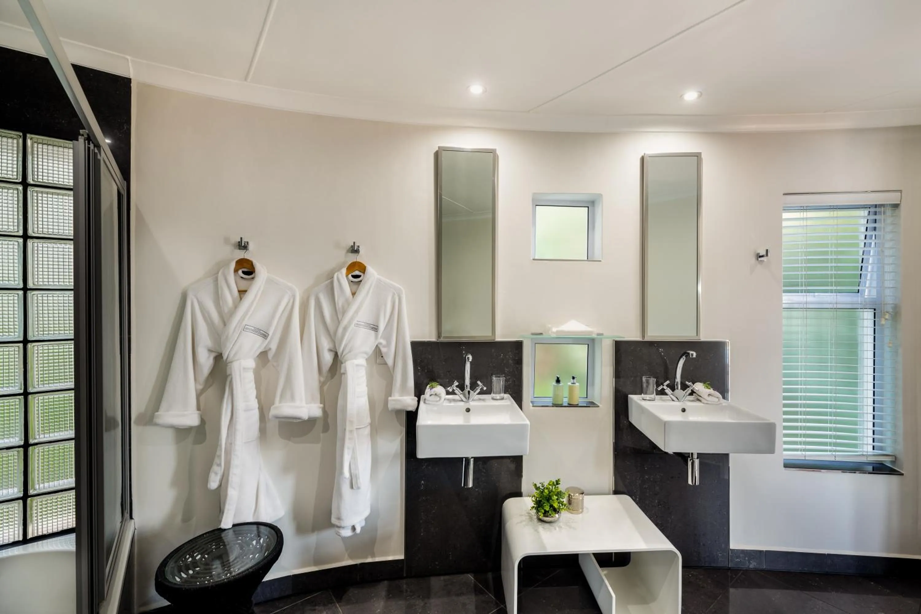 Villa Afrikana Guest Suites by Knysna Paradise Collection