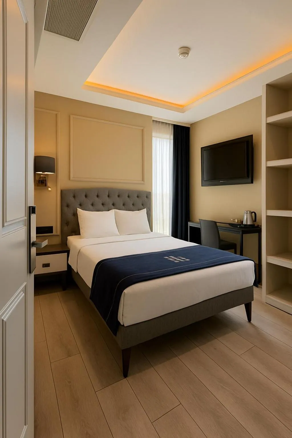 Communal lounge/ TV room, Bed in Loft Airport Hotel