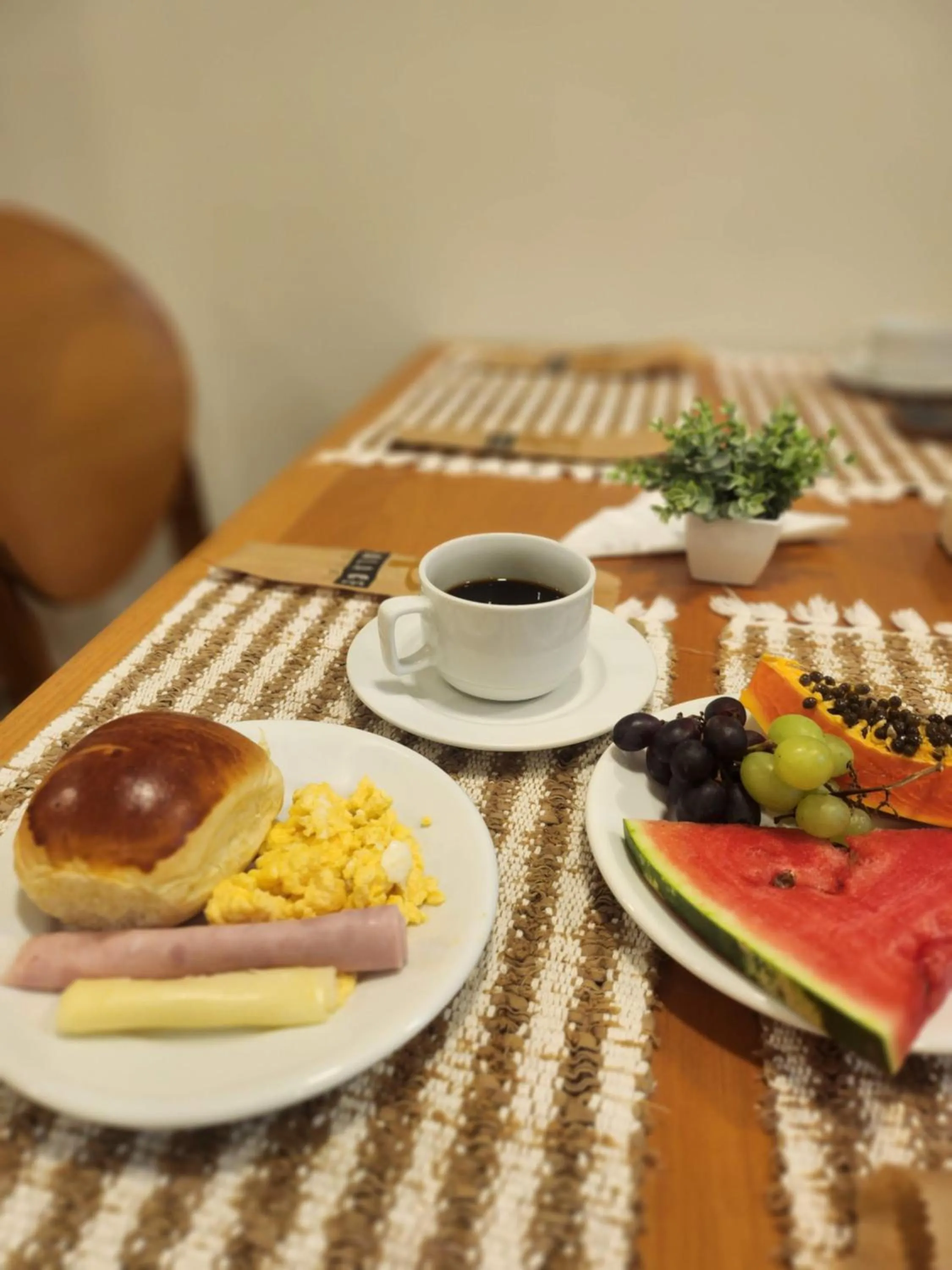 Restaurant/places to eat in Palace Hotel