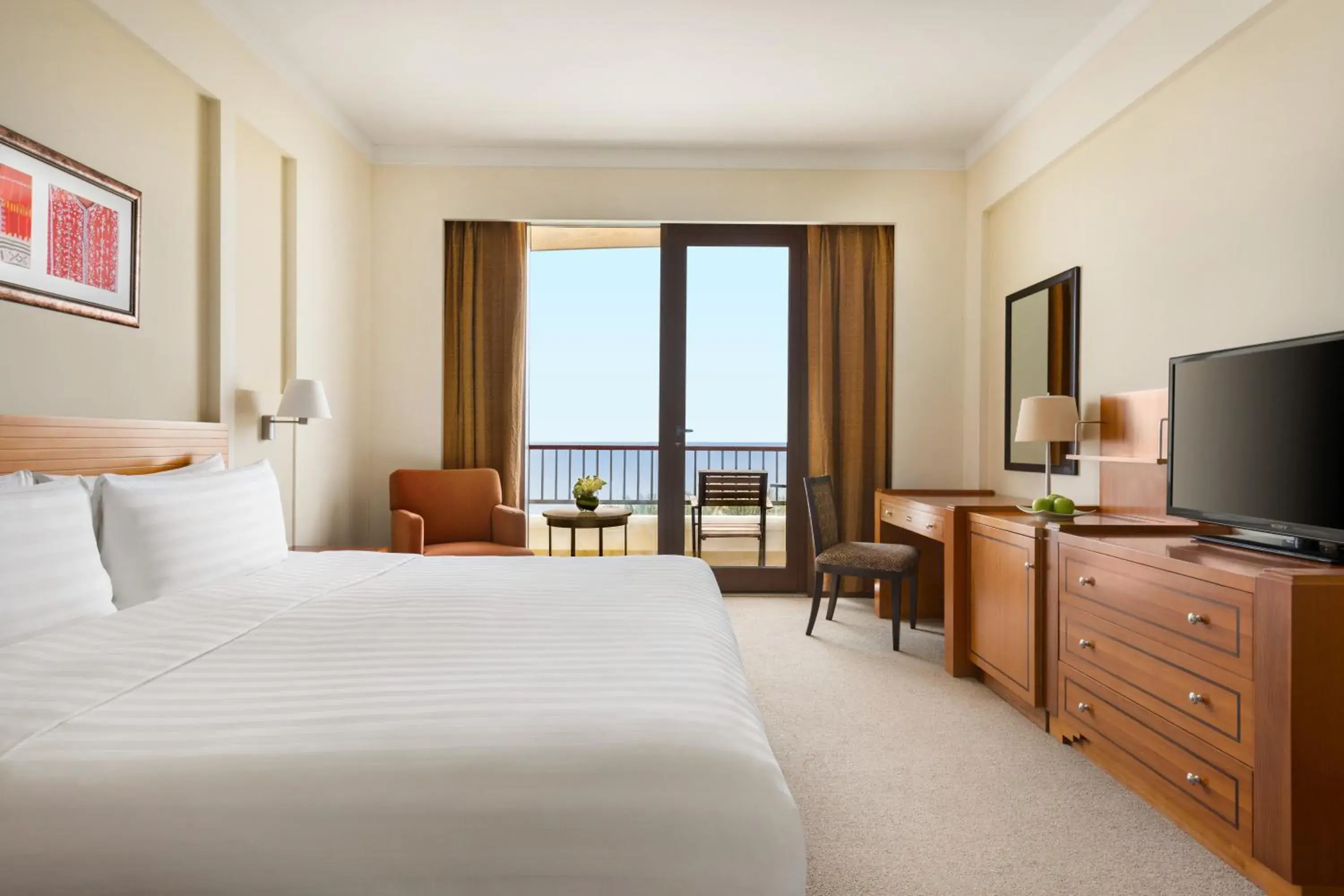King Room with Sea View in DoubleTree By Hilton Muscat Al Waha King Room with Sea View in DoubleTree By Hilton Muscat Al Waha
