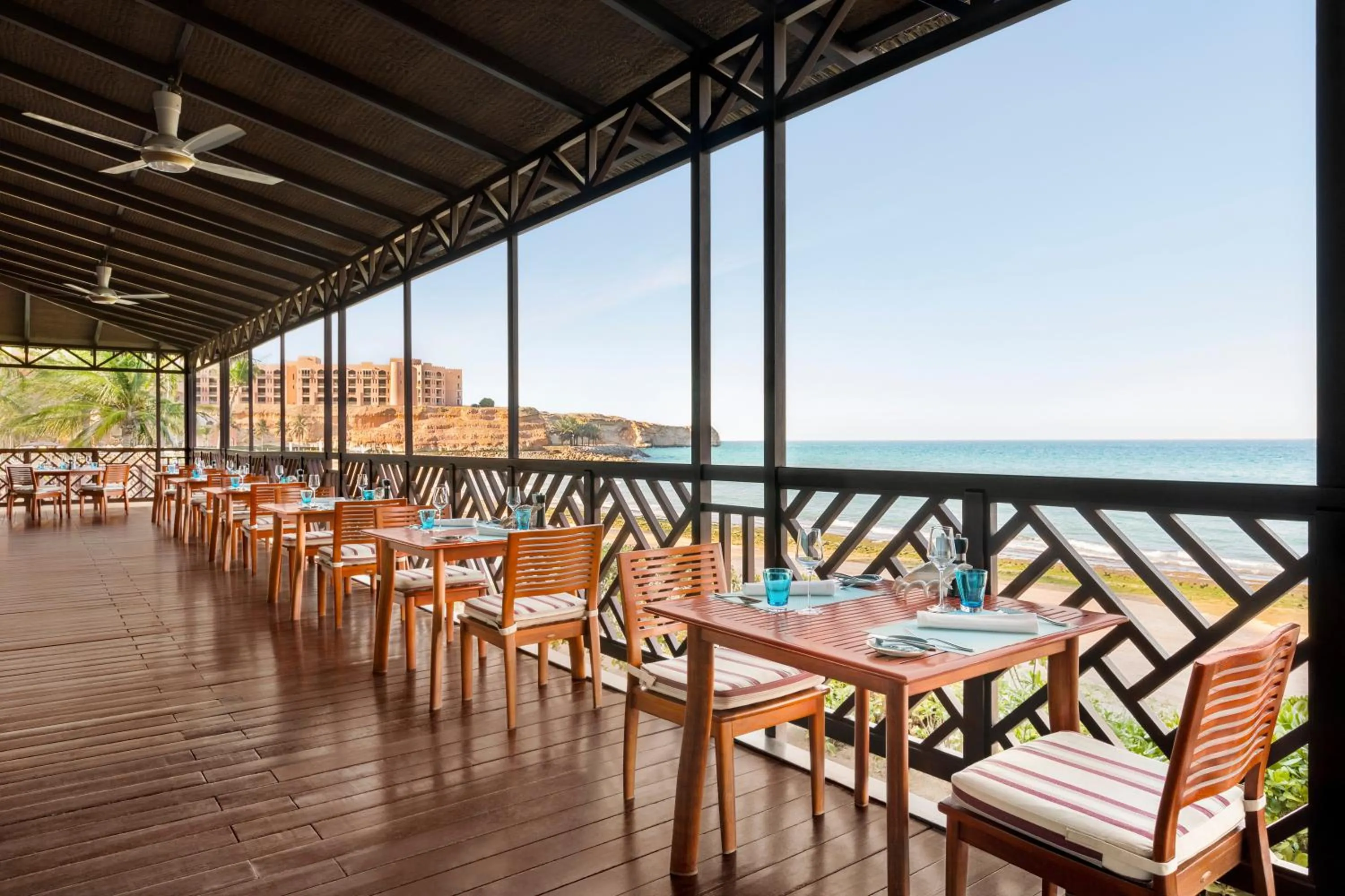 Restaurant/places to eat in DoubleTree By Hilton Muscat Al Waha