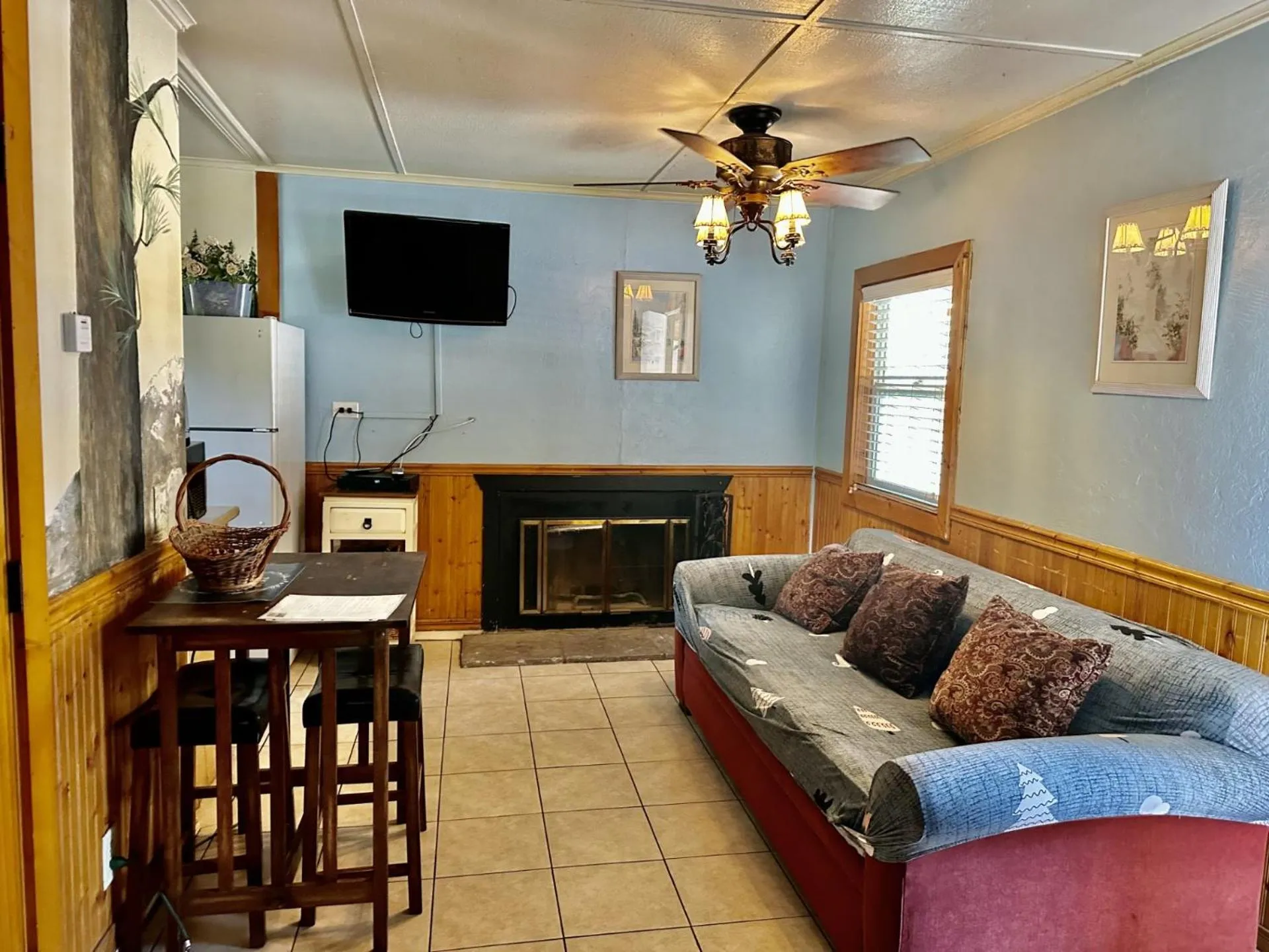 Seating area in Bear Creek Resort