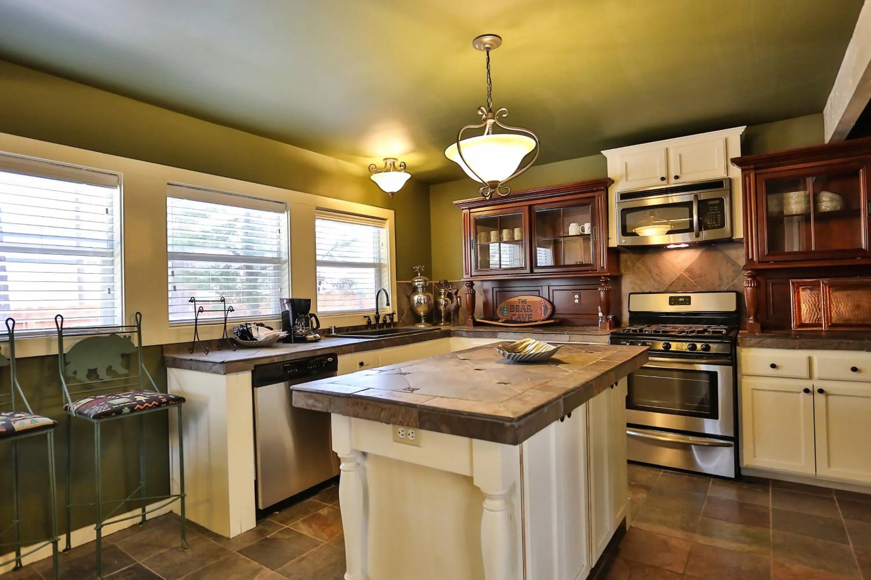 Kitchen or kitchenette in Bear Creek Resort
