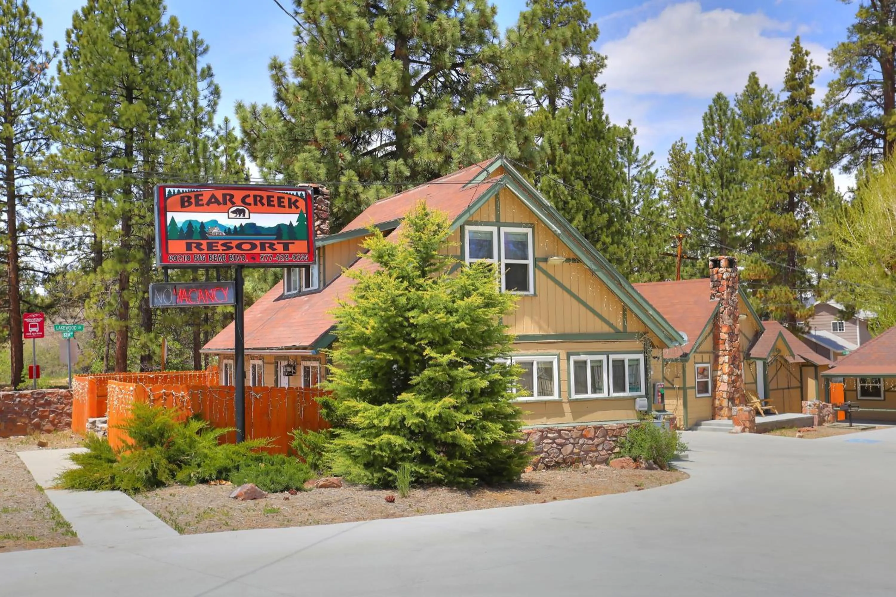 Area and facilities in Bear Creek Resort