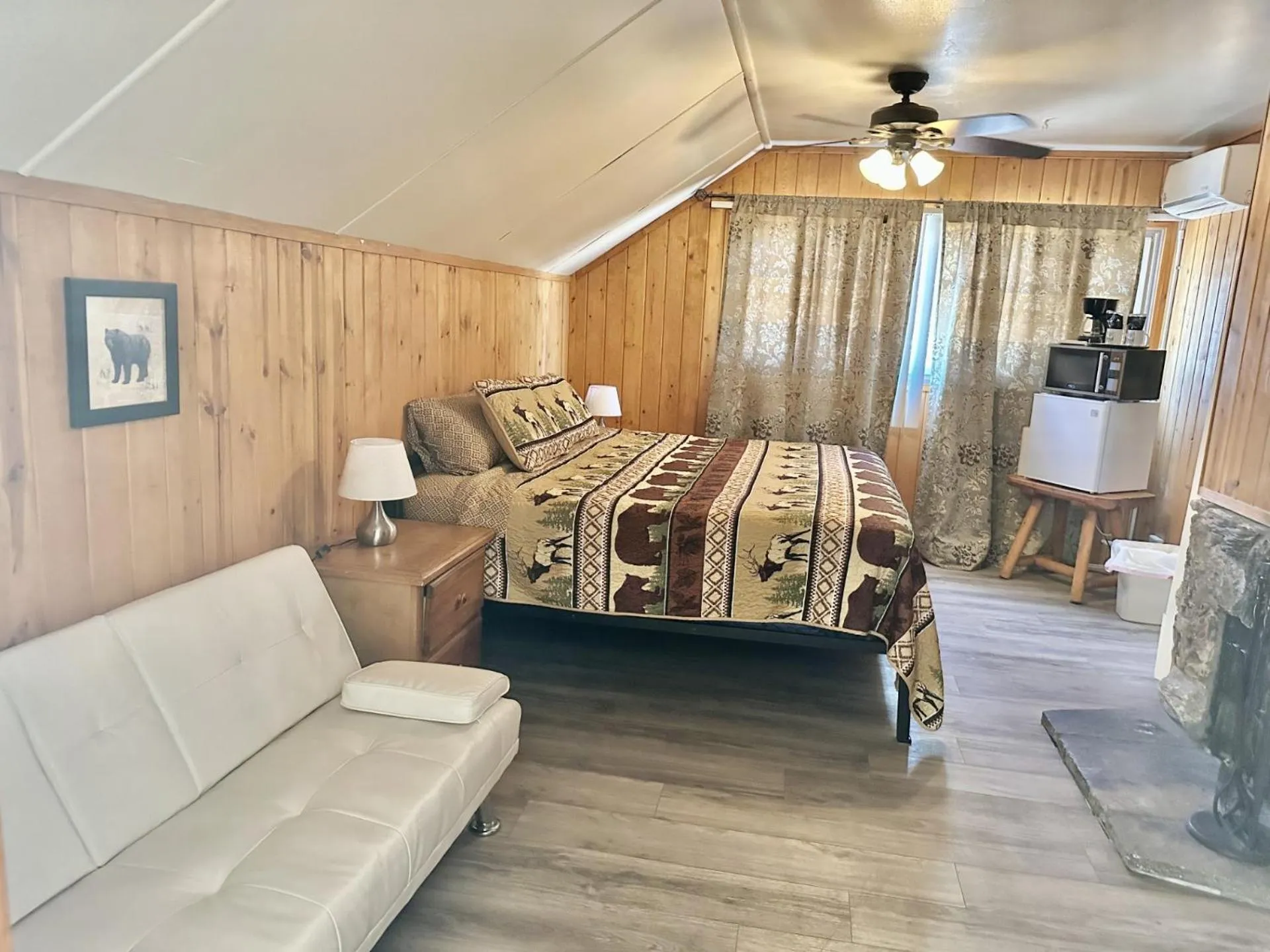 Bed in Bear Creek Resort