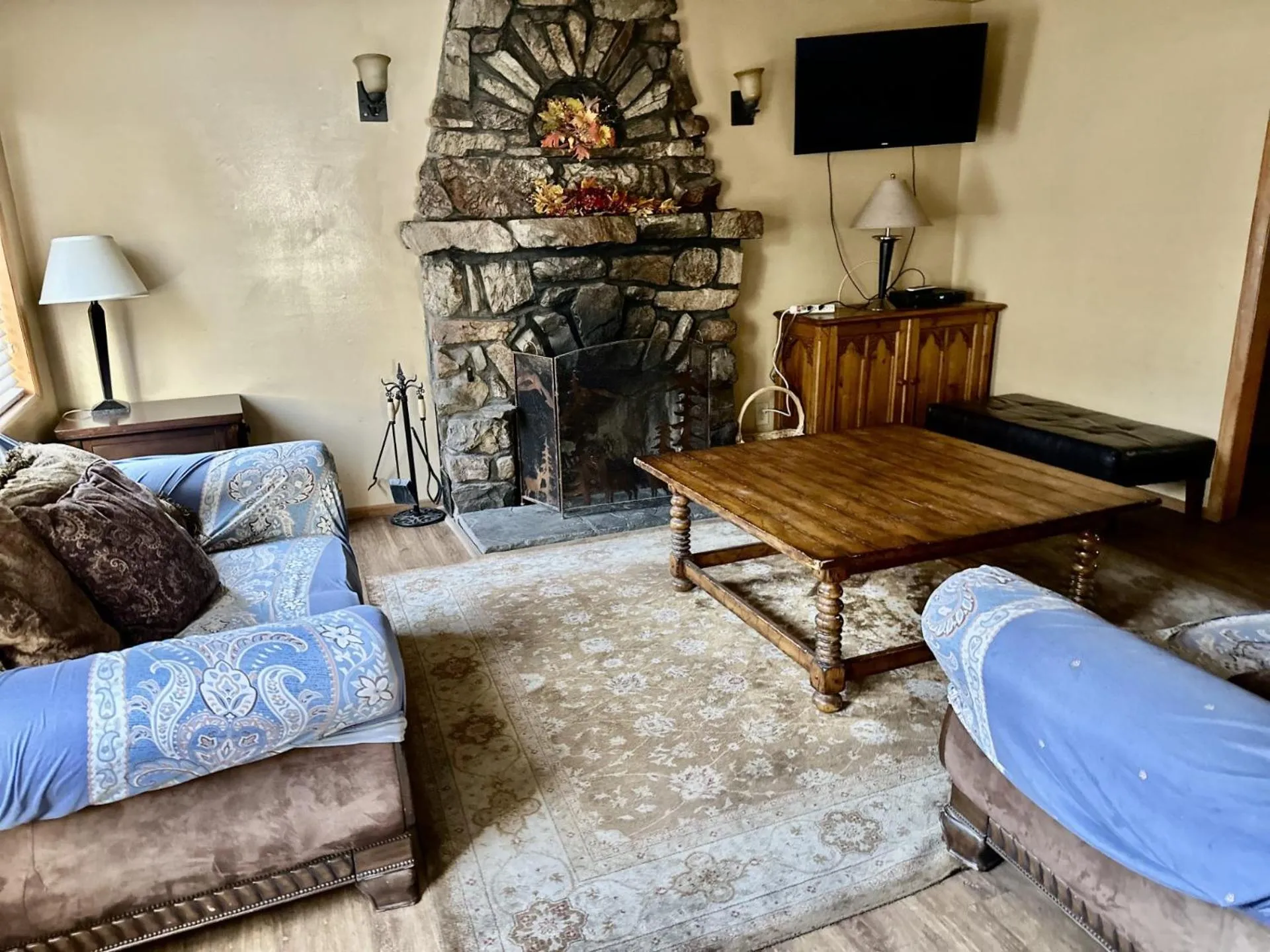 Seating area in Bear Creek Resort