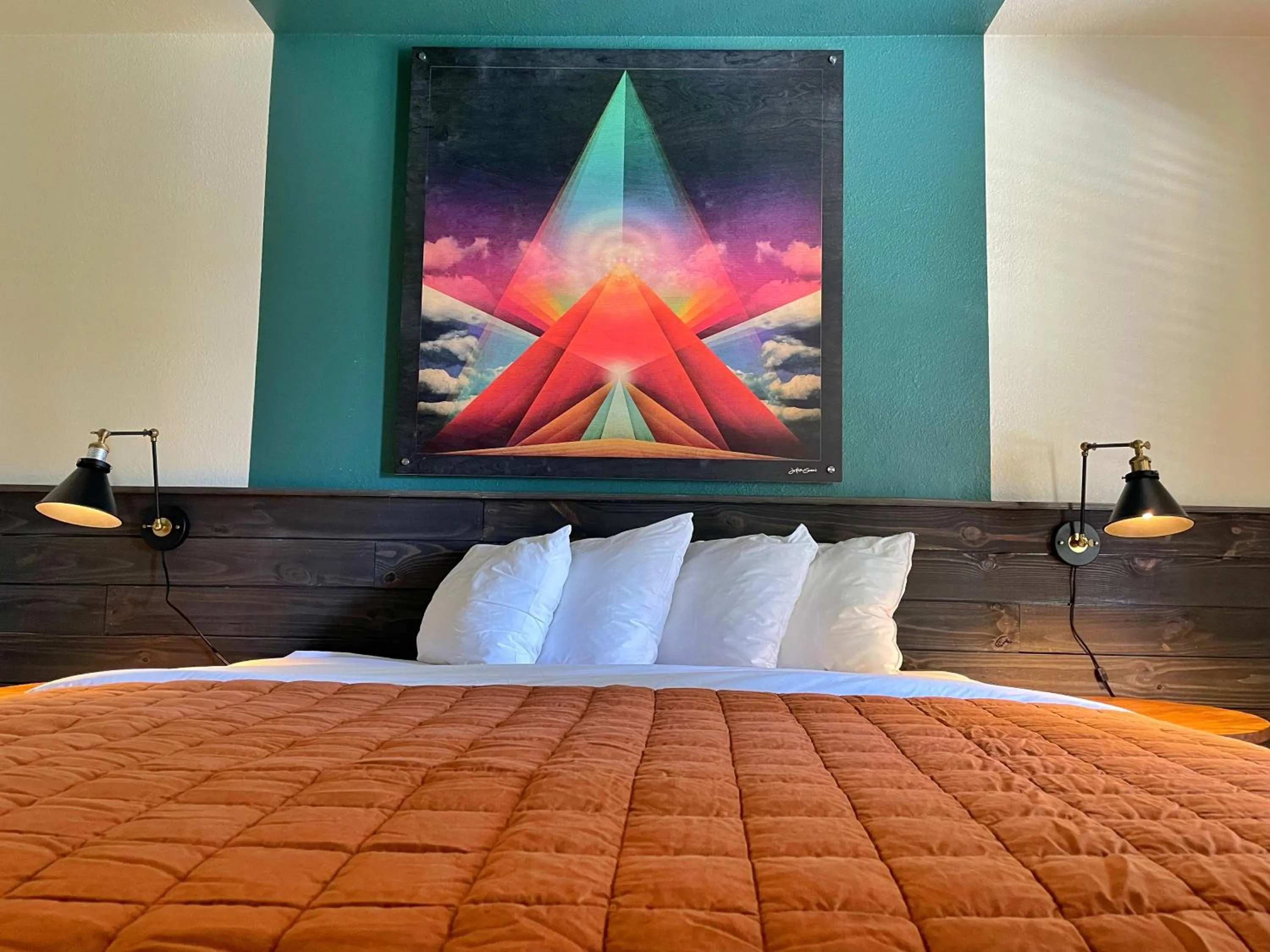 Bed in Sessions Retreat & Hotel