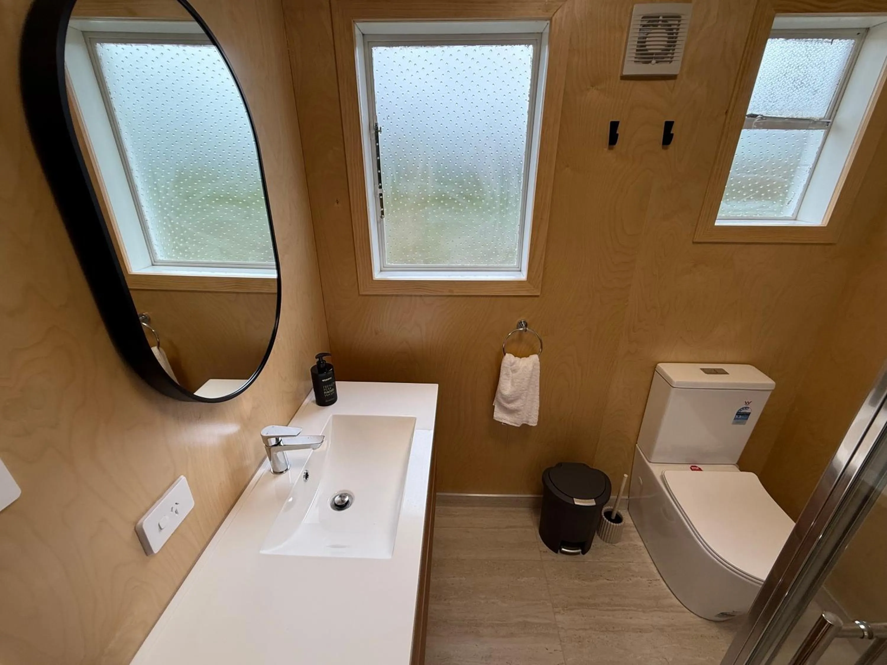 Te Anau Lakefront Backpackers