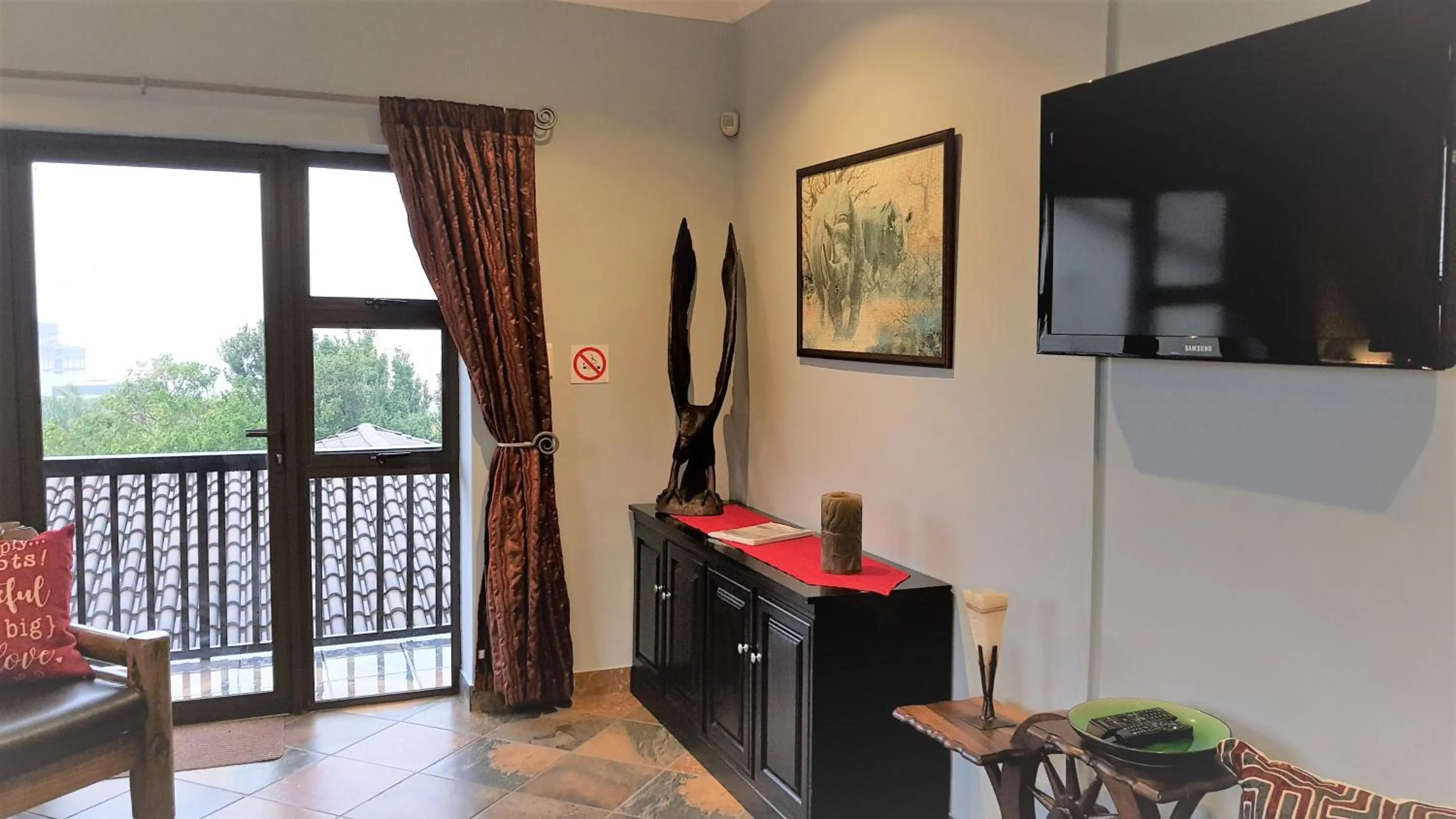 Property building in Crooked Tree Cottage