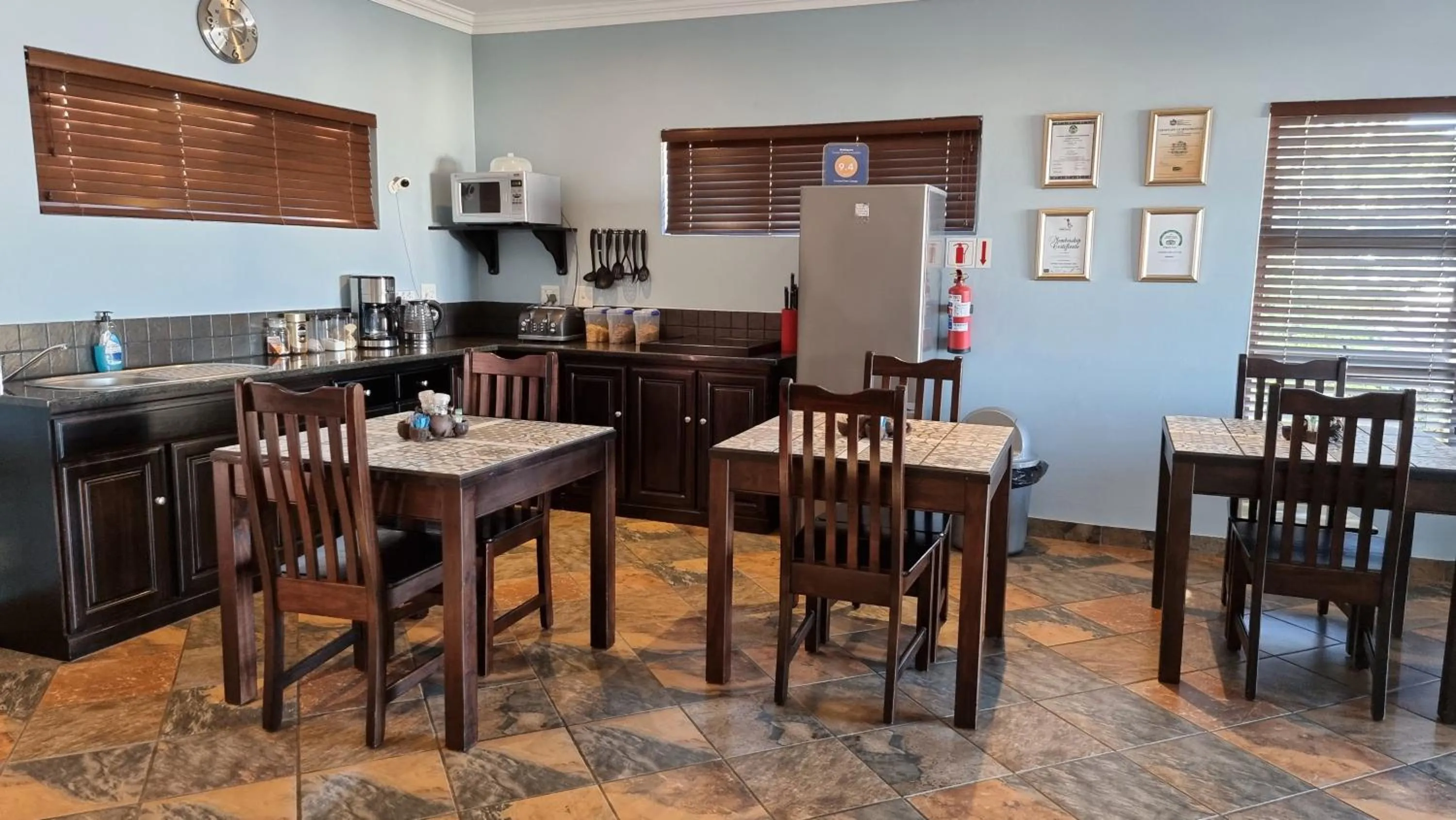Kitchen or kitchenette in Crooked Tree Cottage