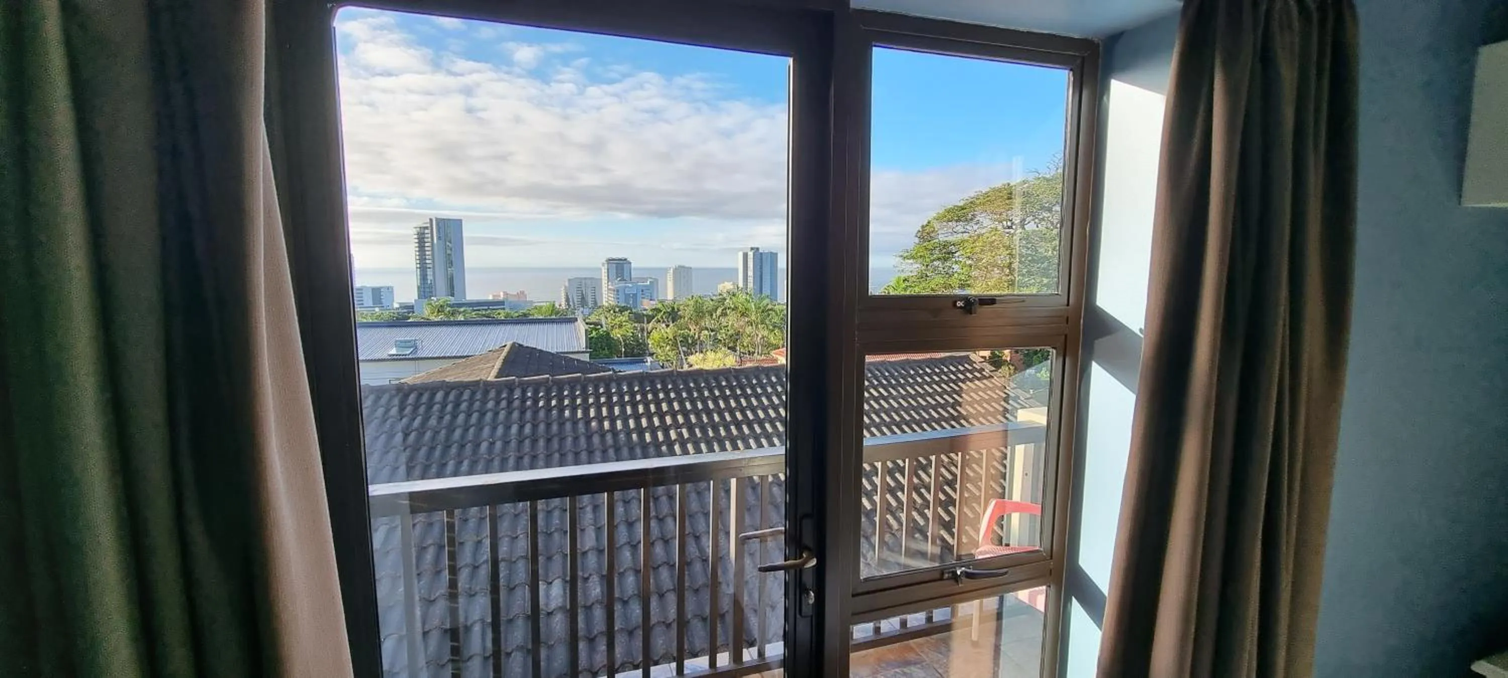 Sea view in Crooked Tree Cottage