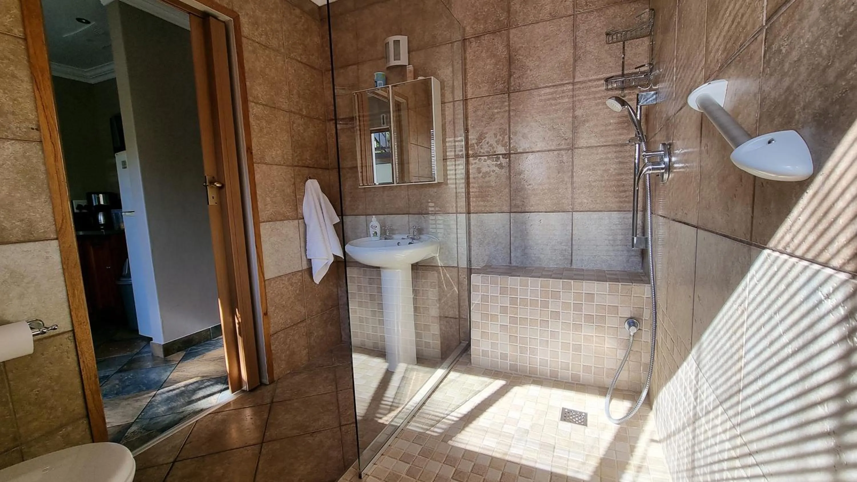 Bathroom in Crooked Tree Cottage