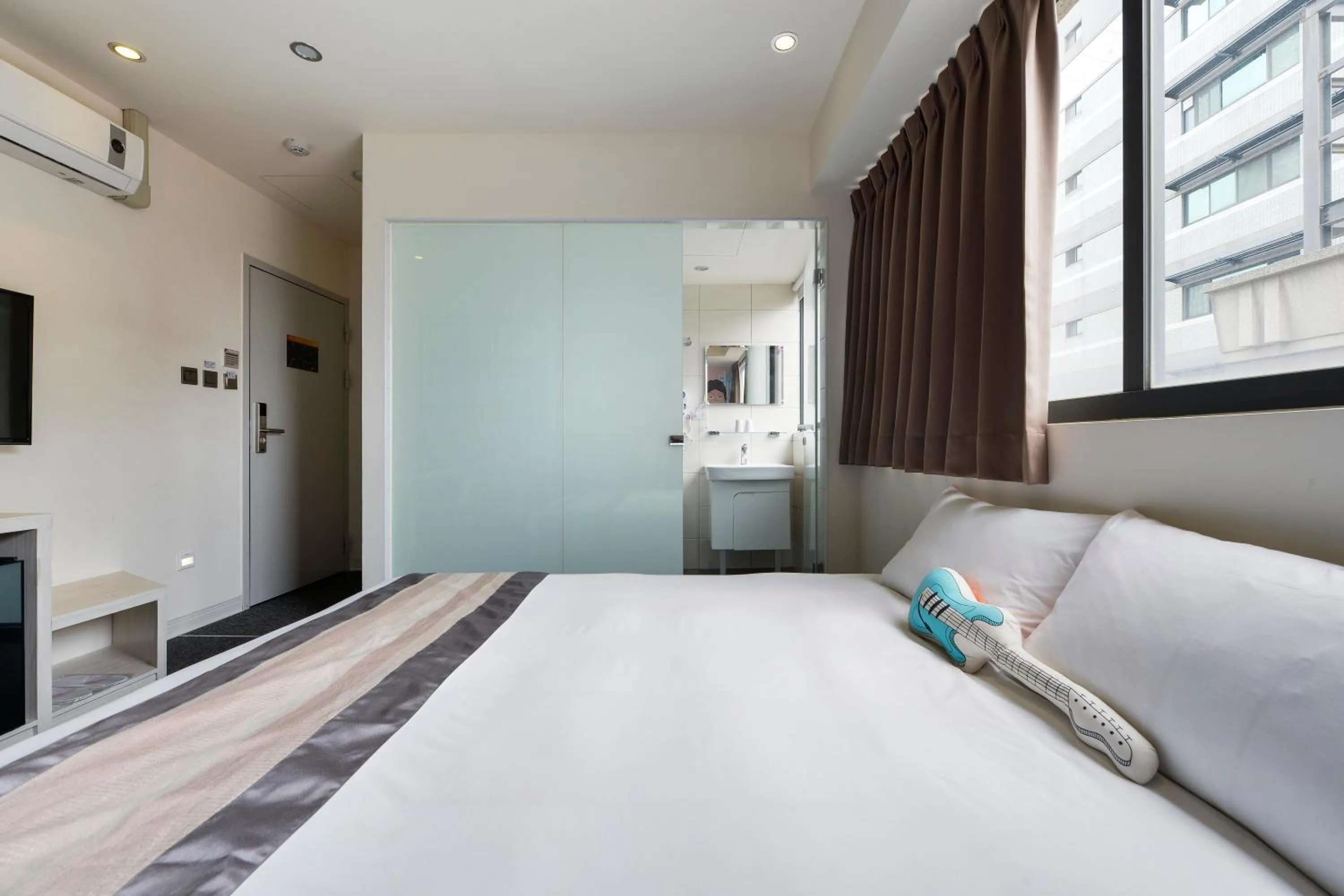 Photo of the whole room, Bed in Taichung Box Design Hotels