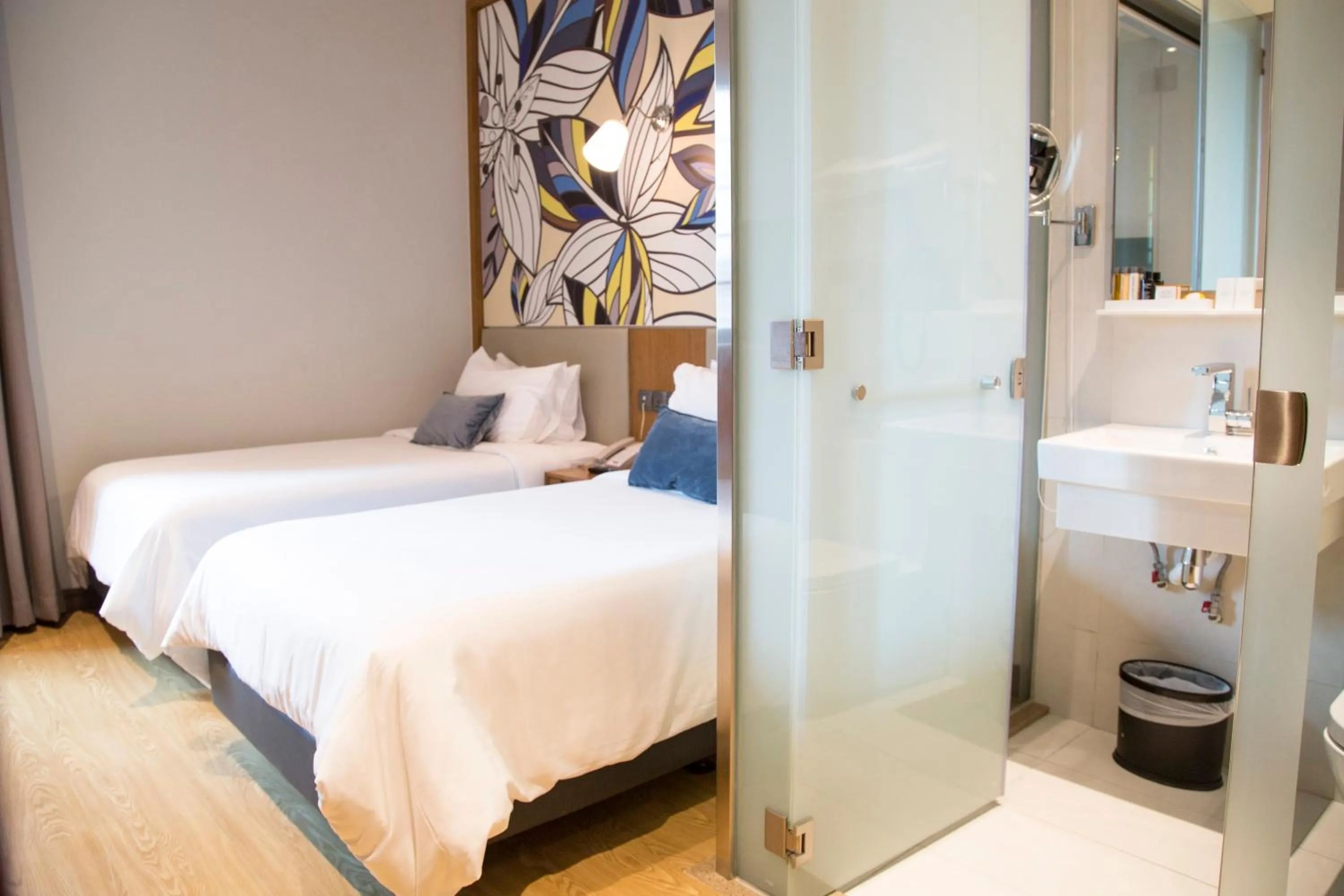 Bed in Hotel Bencoolen at Hong Kong Street