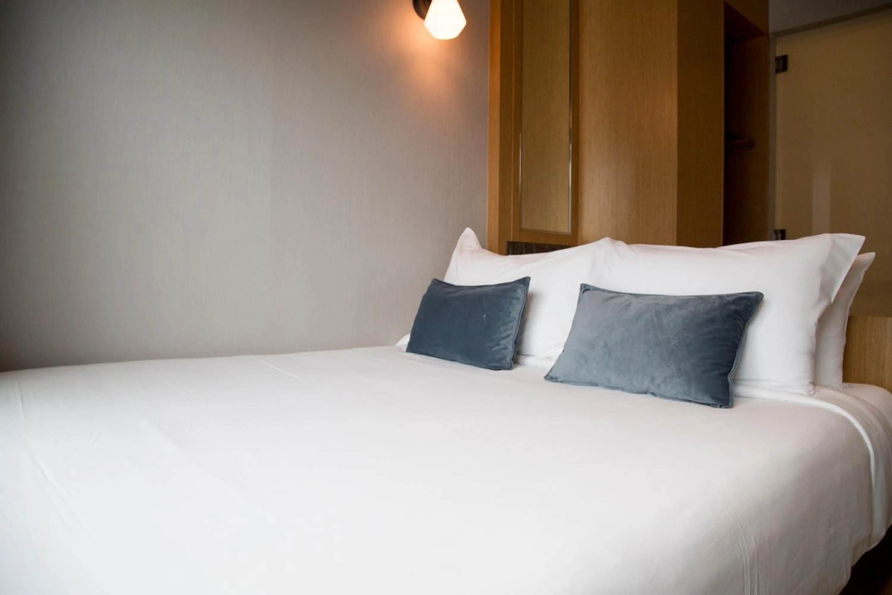 Bed in Hotel Bencoolen at Hong Kong Street