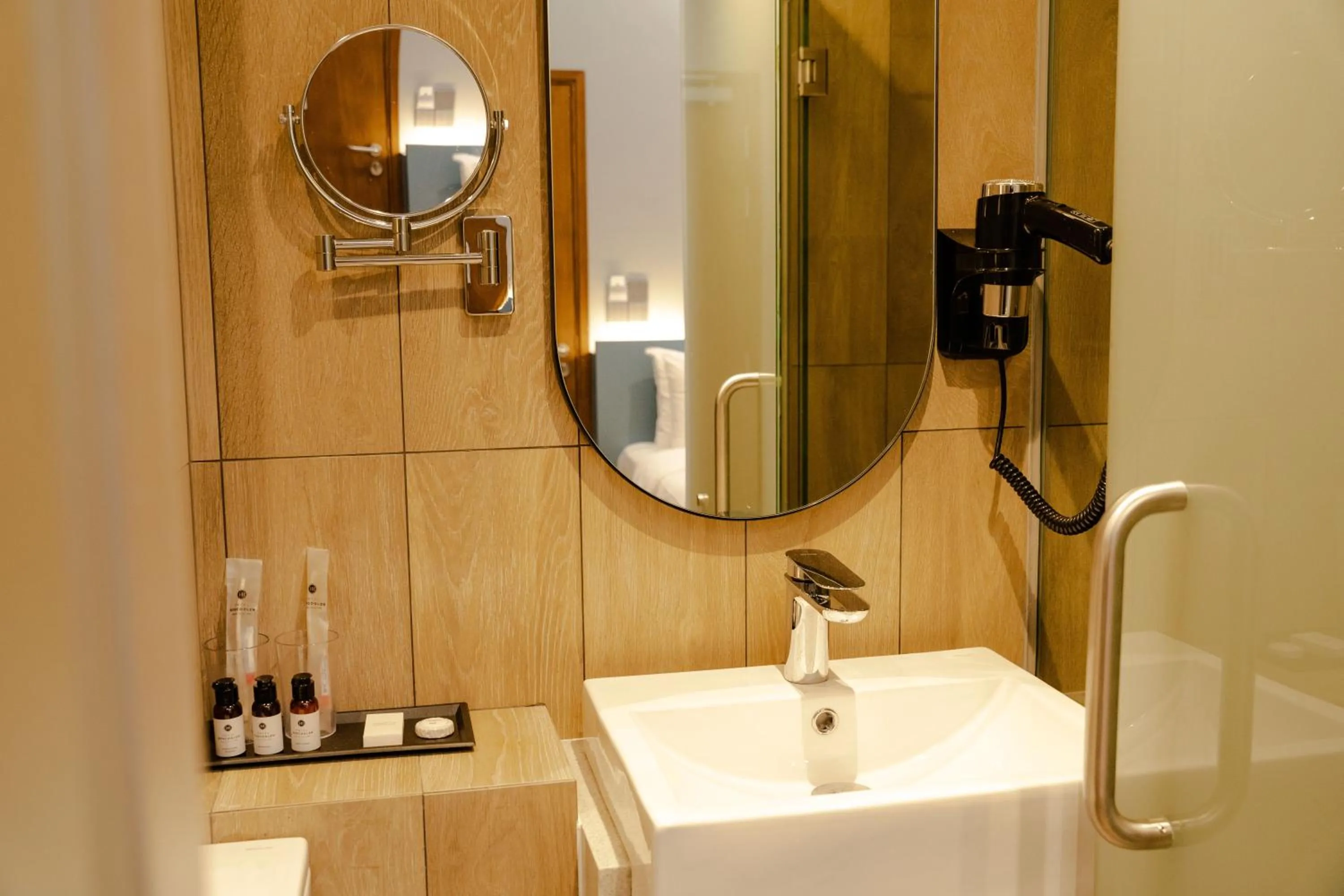 Hotel Bencoolen at Hong Kong Street