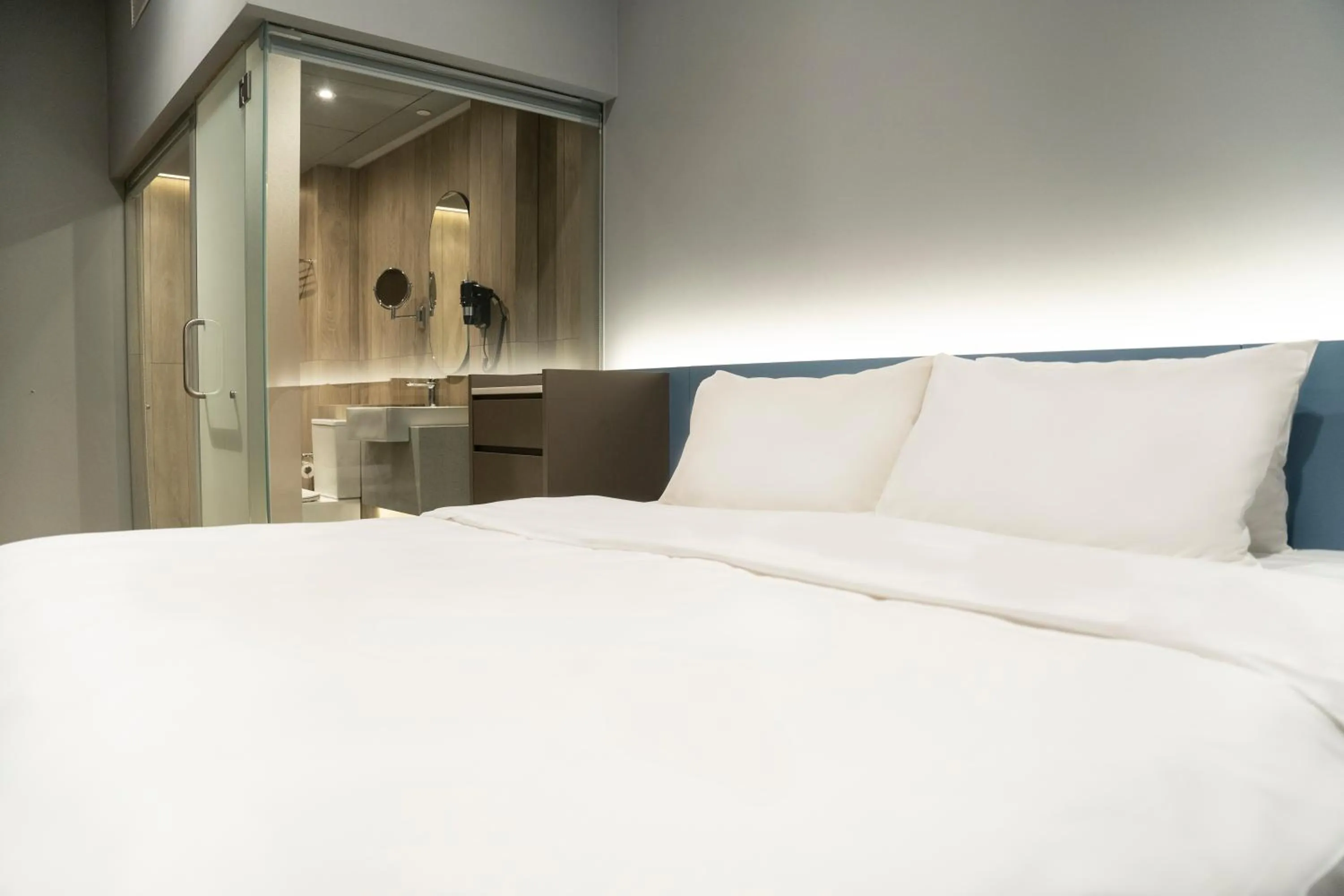 Bed in Hotel Bencoolen at Hong Kong Street