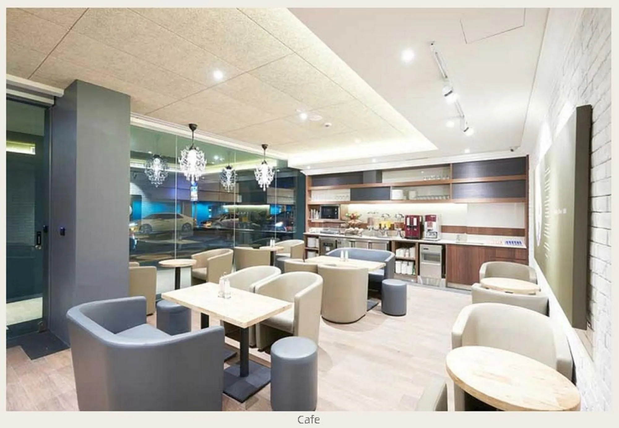 Communal lounge/ TV room in Hotel Bencoolen at Hong Kong Street