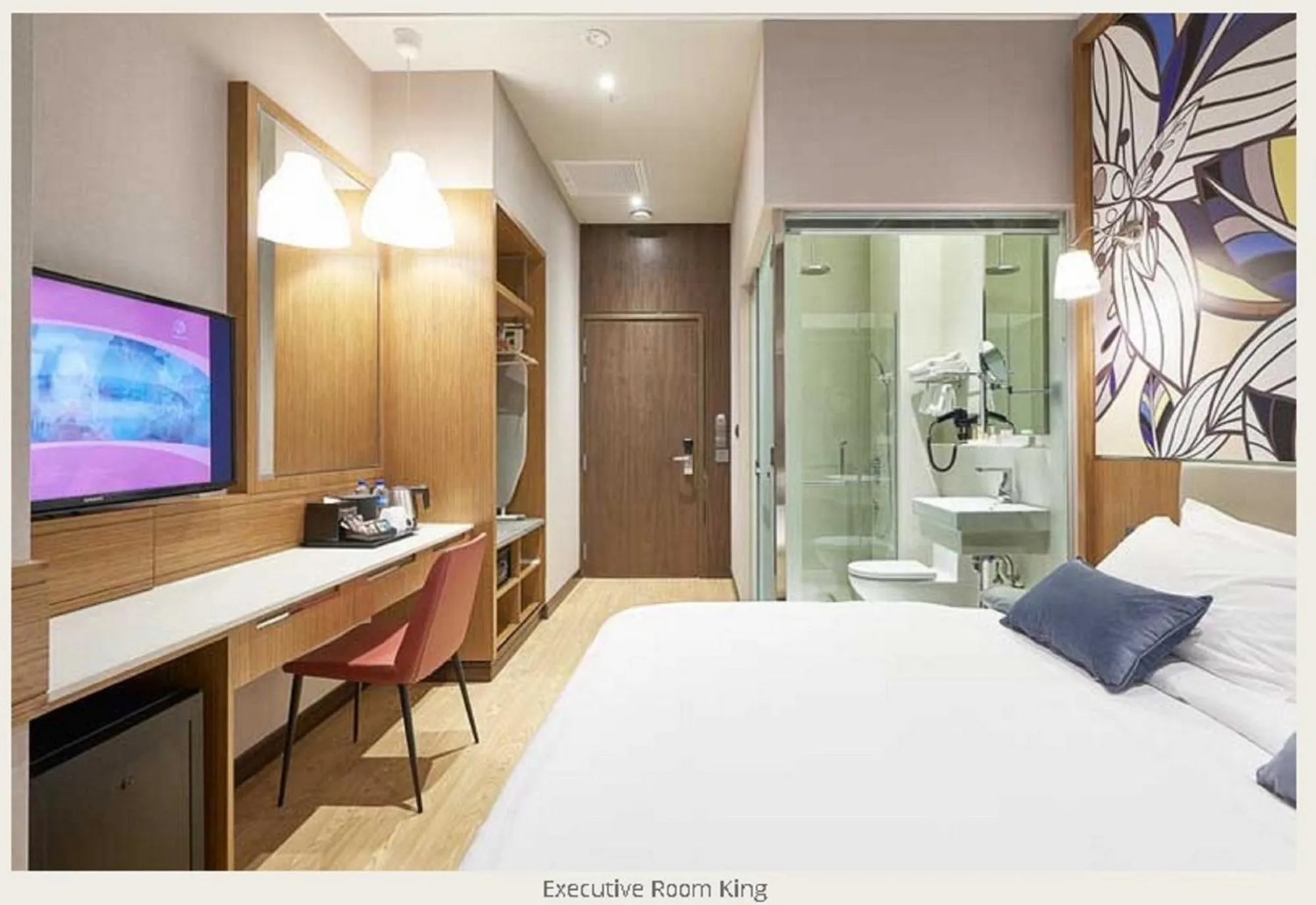 Photo of the whole room, Bed in Hotel Bencoolen at Hong Kong Street