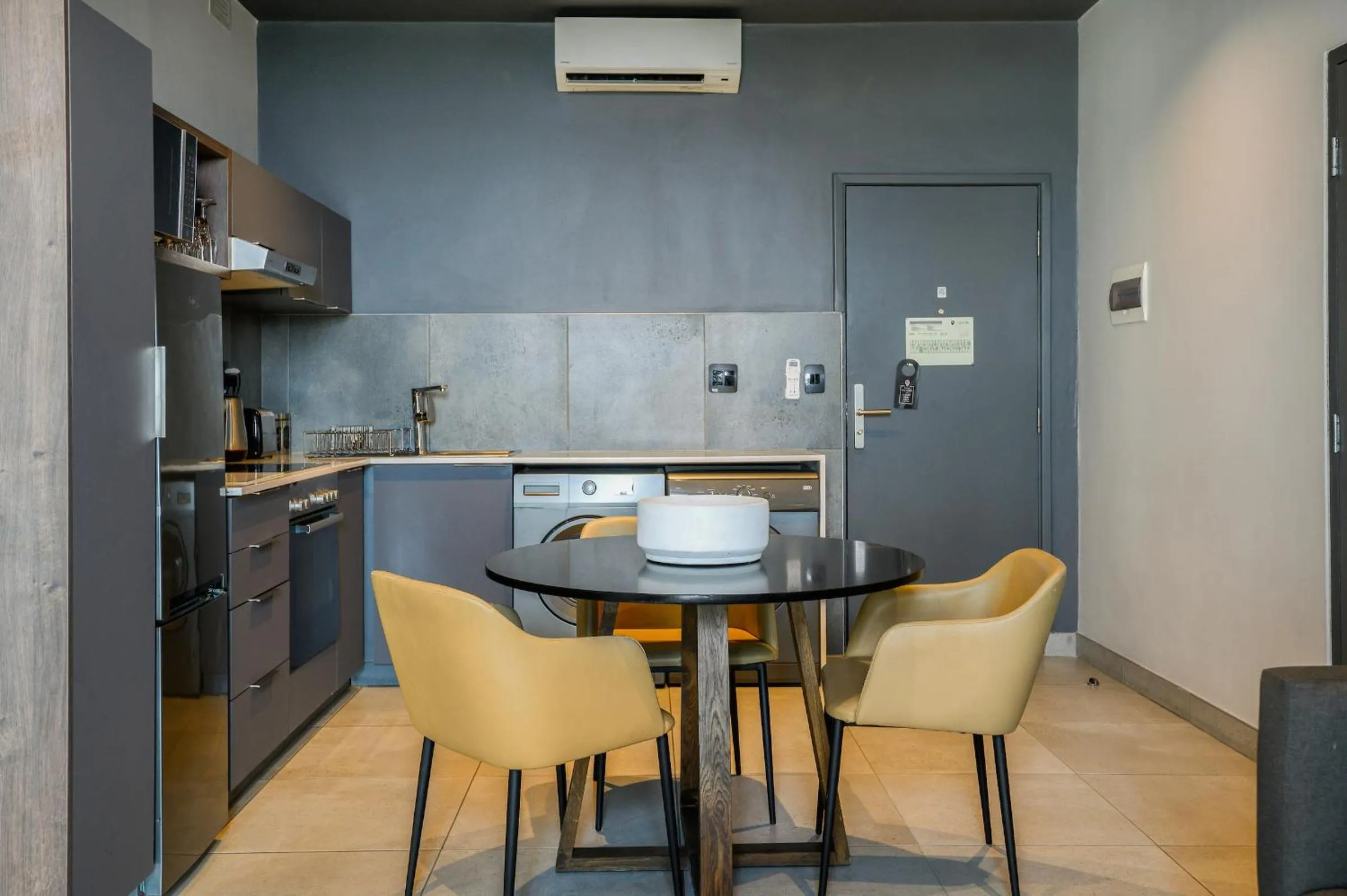 Three-Bedroom Apartment in The Capital Boardwalk