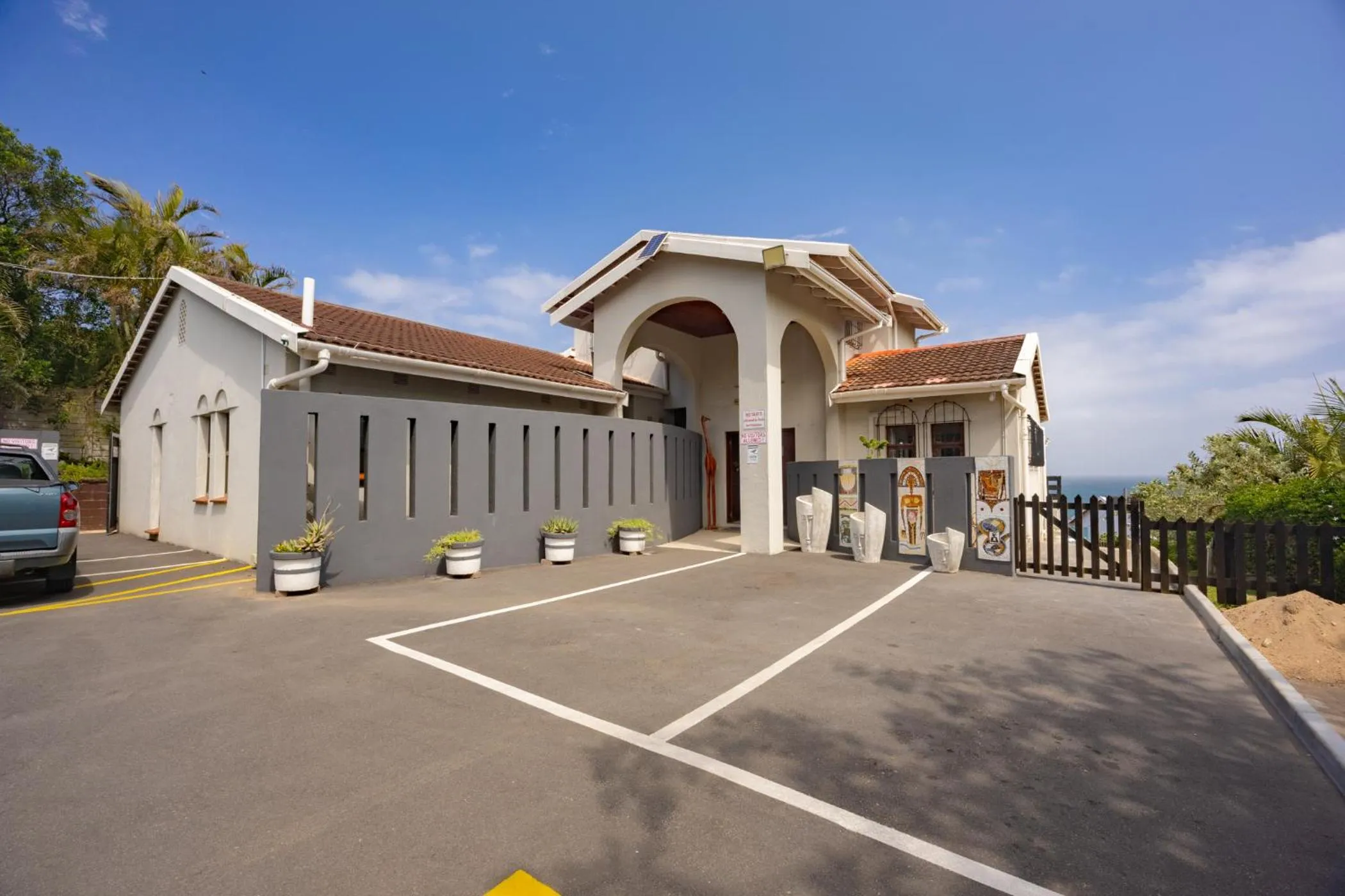 Facade/entrance in Beachcomber Bay Guest House In South Africa